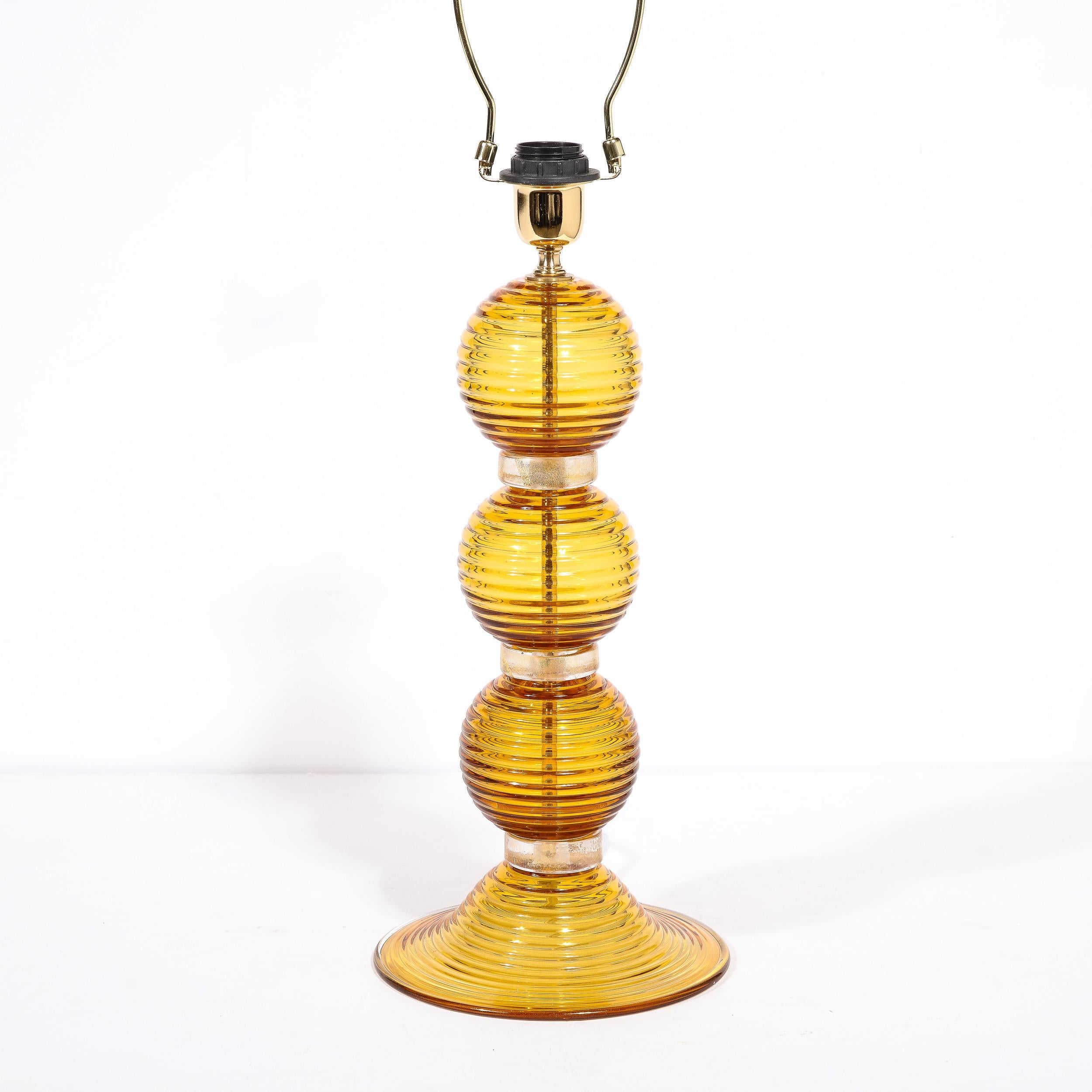 Verre de Murano Paire de lampes de Murano de couleur ambre, avec des bandes en or 24 carats en vente