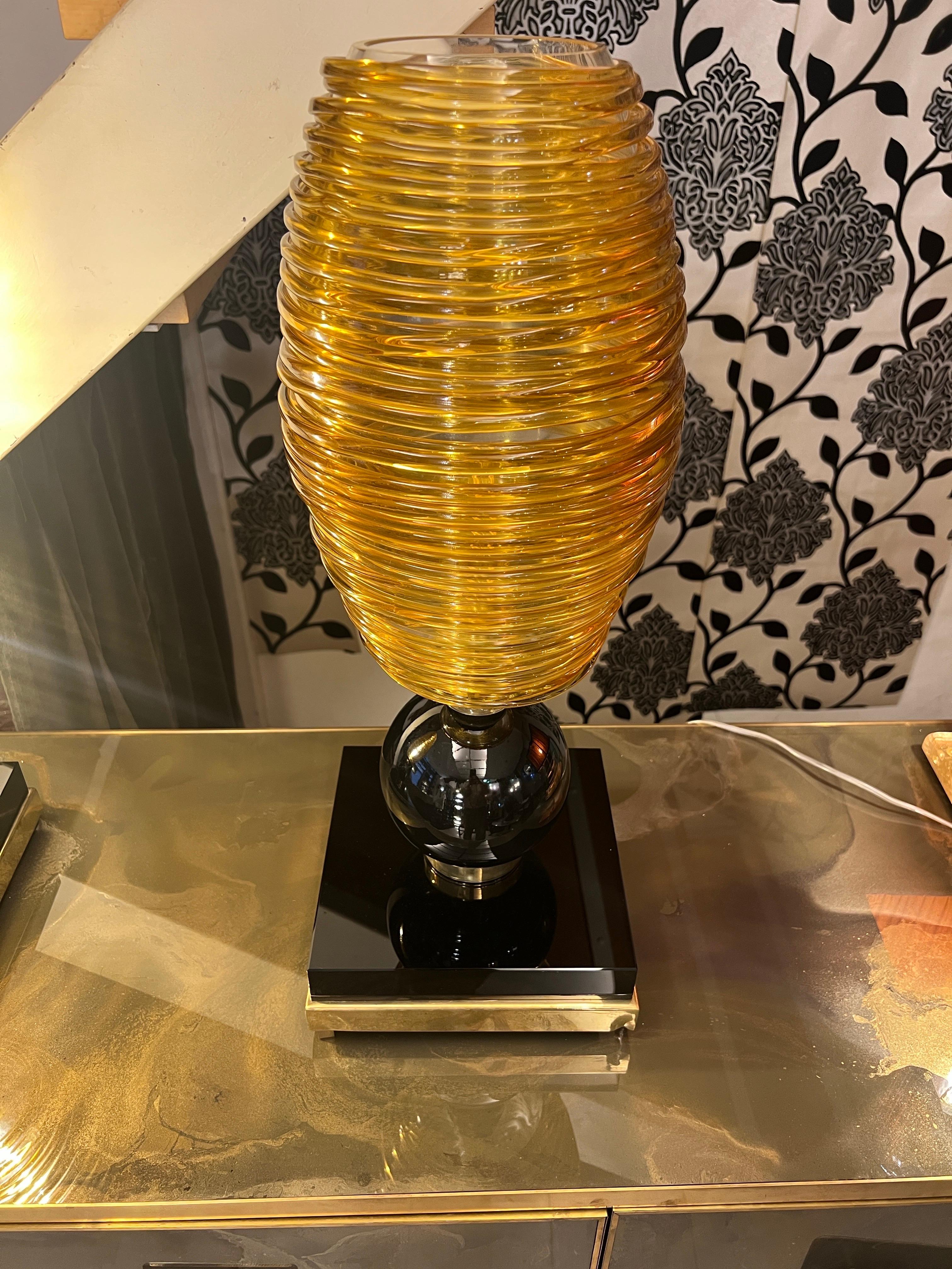 Pair of Hand-blown Amber-Colored Murano Glass Table Lamps by Vistosi Murano 1980 For Sale 4