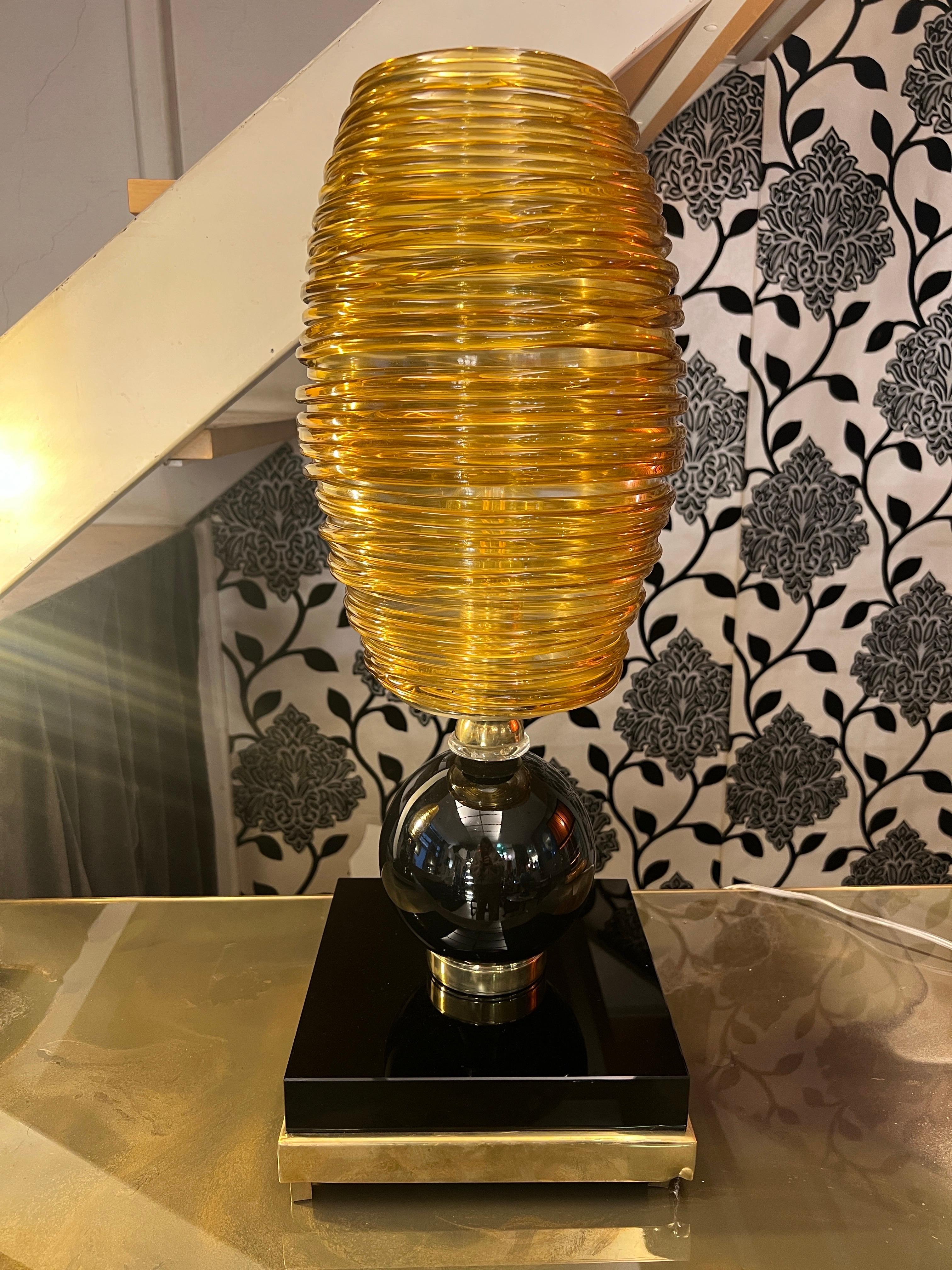 Pair of Hand-blown Amber-Colored Murano Glass Table Lamps by Vistosi Murano 1980 For Sale 5