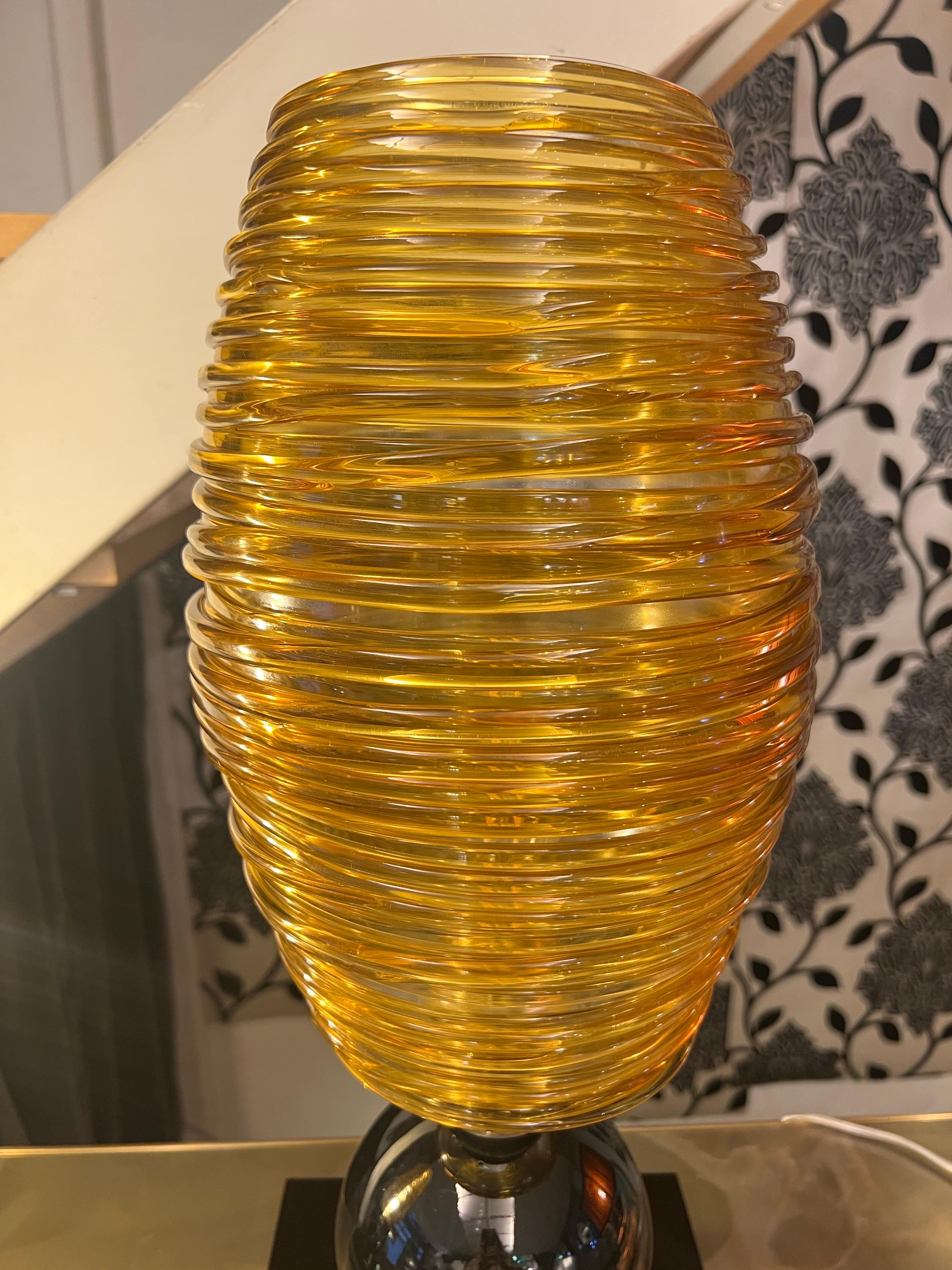Pair of Hand-blown Amber-Colored Murano Glass Table Lamps by Vistosi Murano 1980 For Sale 6