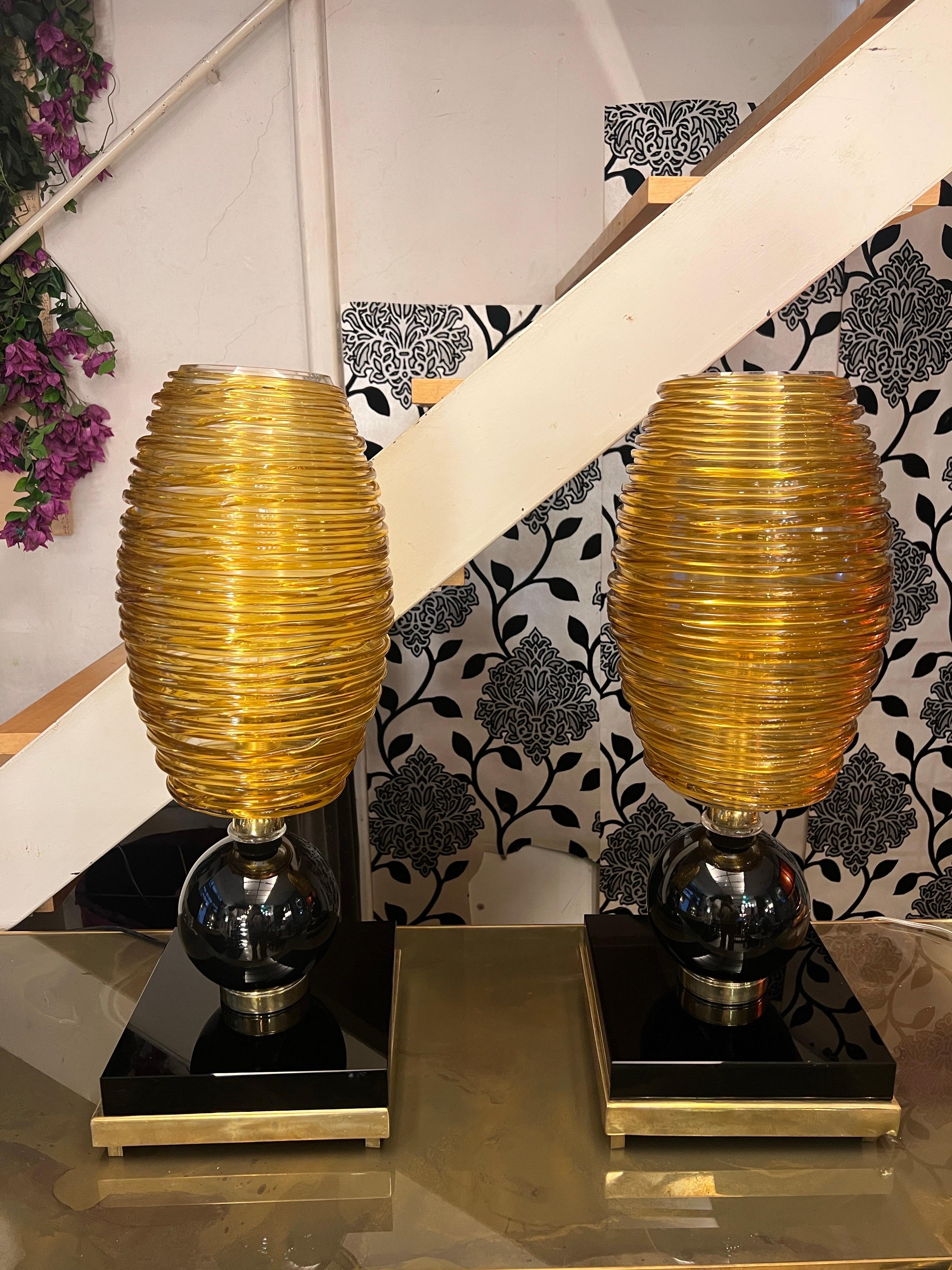 Pair of Hand-blown Amber-Colored Murano Glass Table Lamps by Vistosi Murano 1980 For Sale 7
