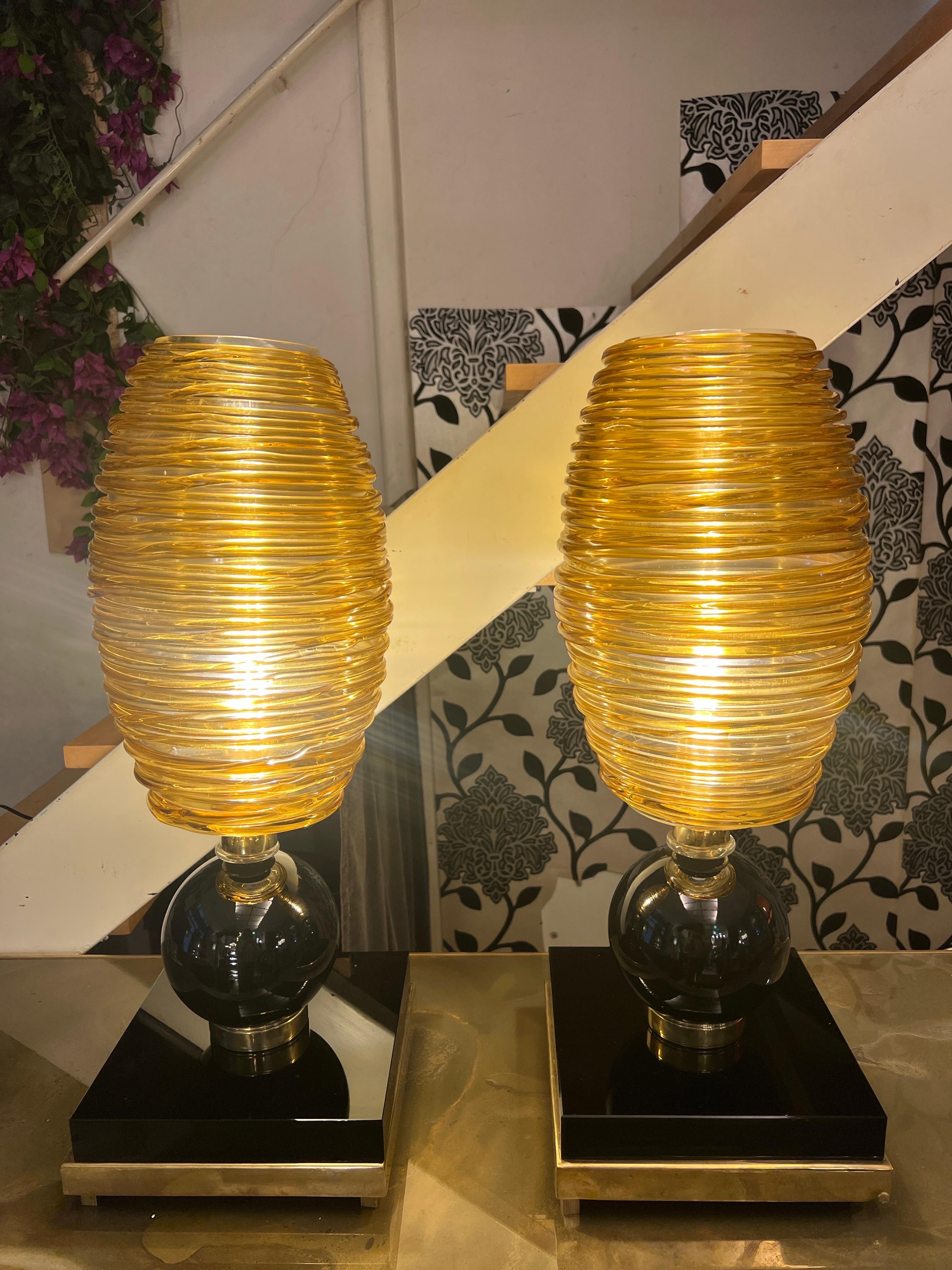 Pair of Hand-blown Amber-Colored Murano Glass Table Lamps by Vistosi Murano 1980 For Sale 9