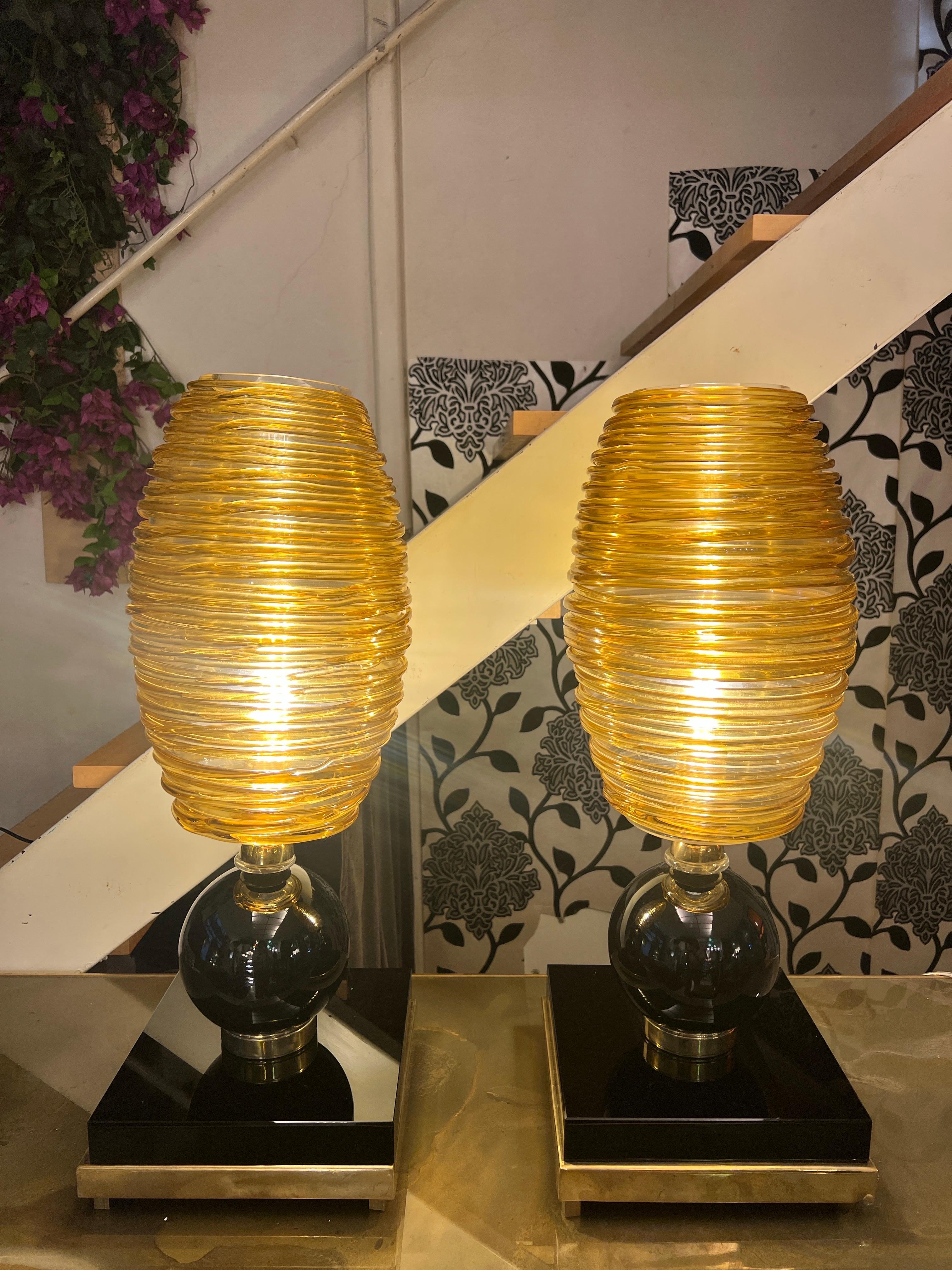 Pair of Hand-blown Amber-Colored Murano Glass Table Lamps by Vistosi Murano 1980 For Sale 10