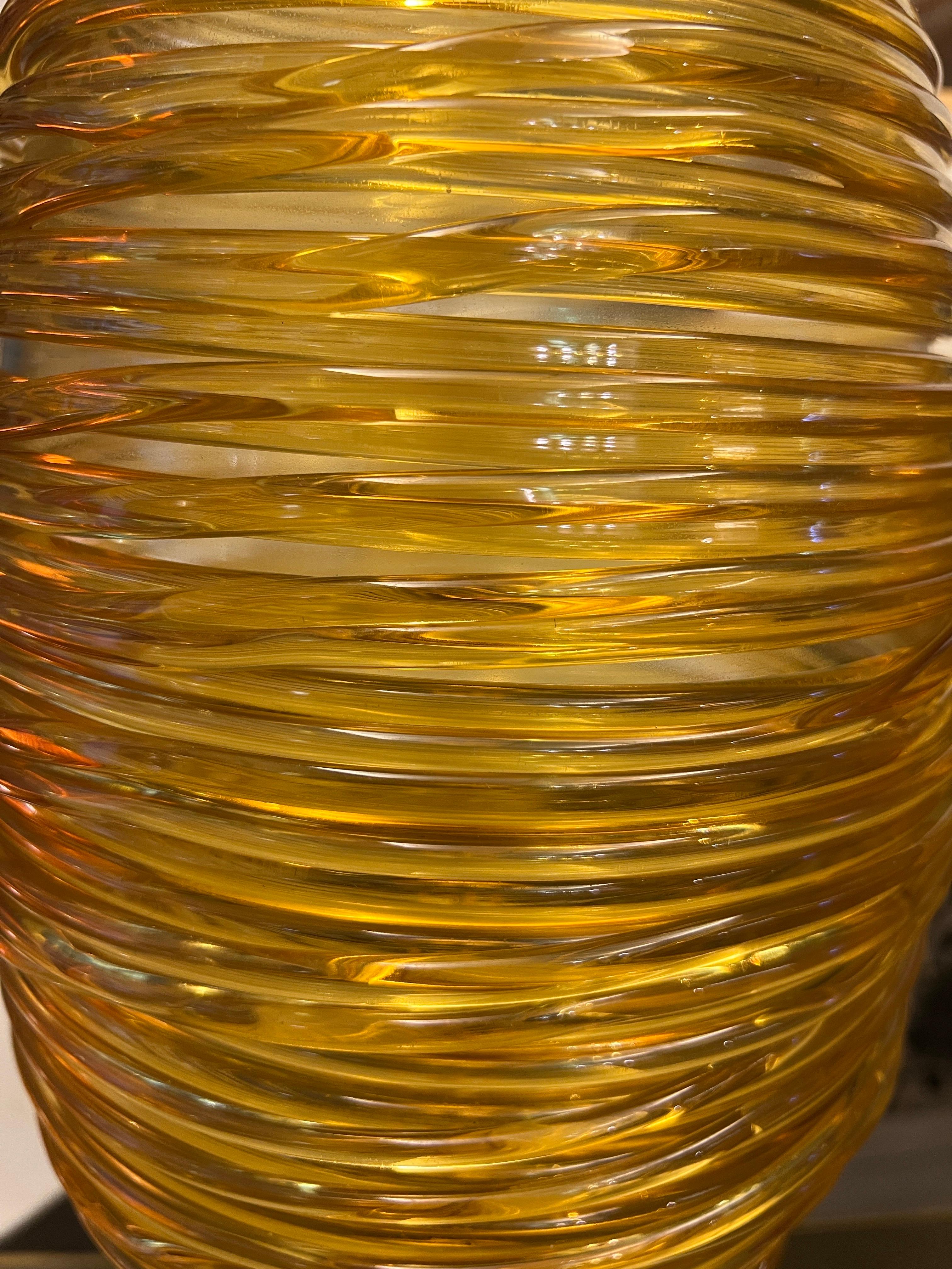 Pair of Hand-blown Amber-Colored Murano Glass Table Lamps by Vistosi Murano 1980 In Excellent Condition For Sale In Florence, IT