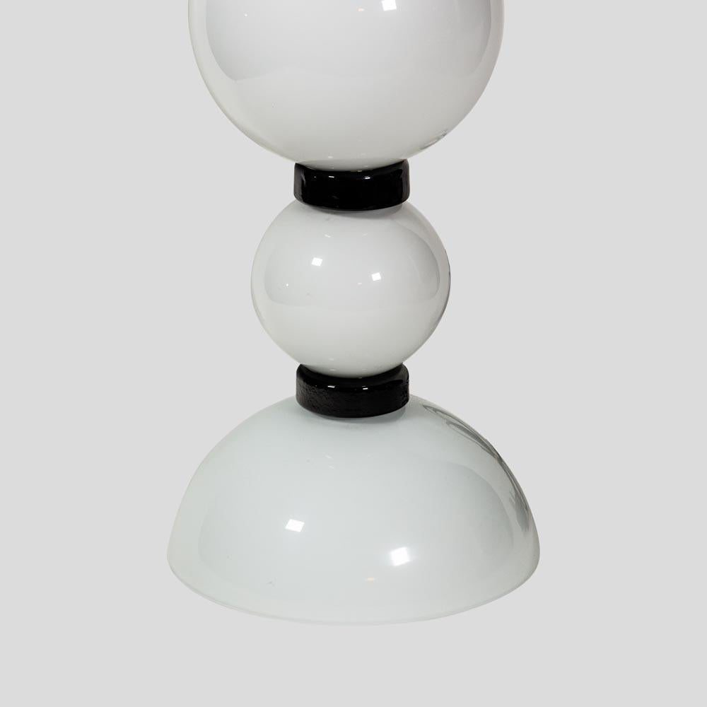 Mid-Century Modern Pair of Hand Blown Glass White and Black Table Lamps by Alberto Dona For Sale
