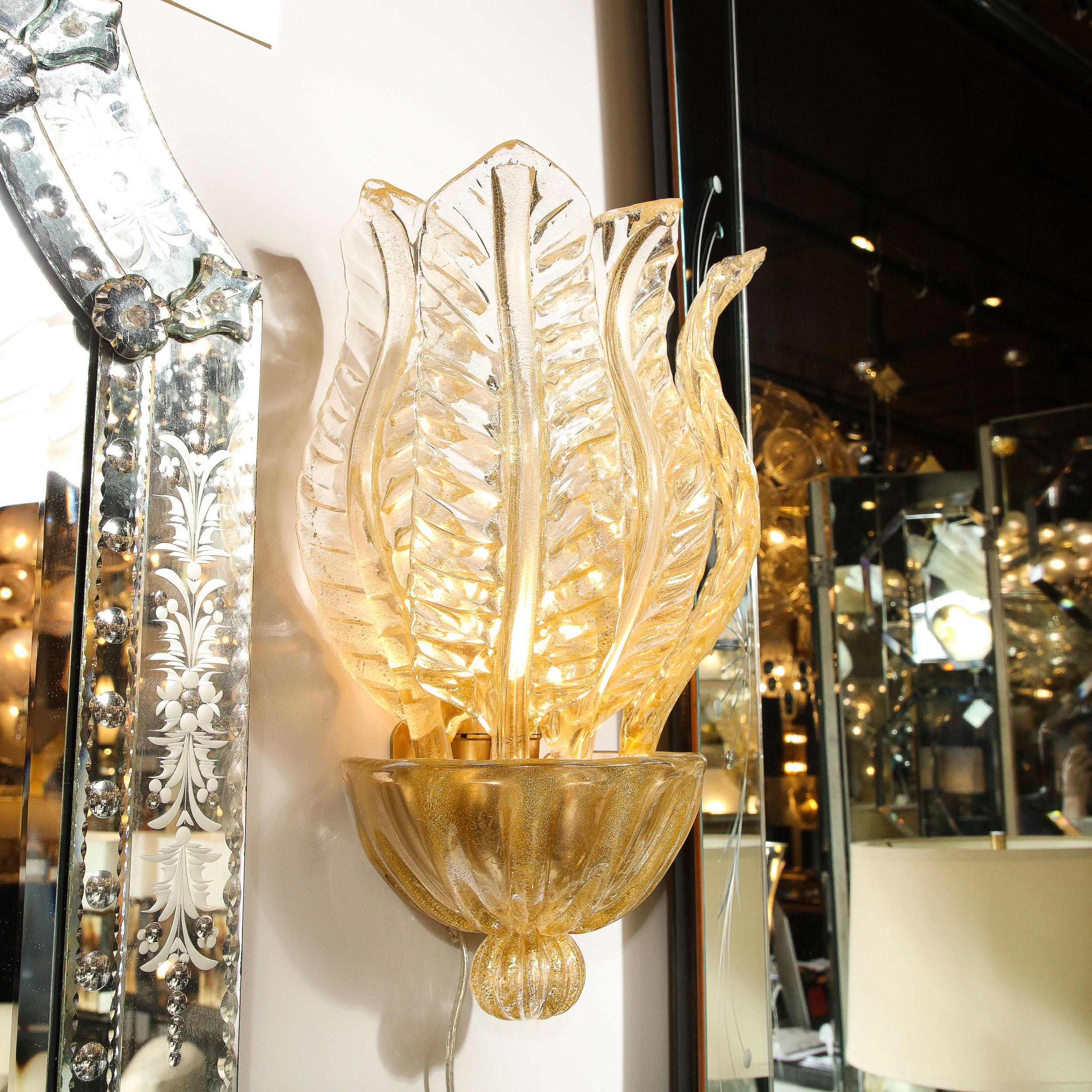 Pair of Hand-Blown Modernist Murano Foglia D'oro Glass Leaf Form Sconces For Sale 4
