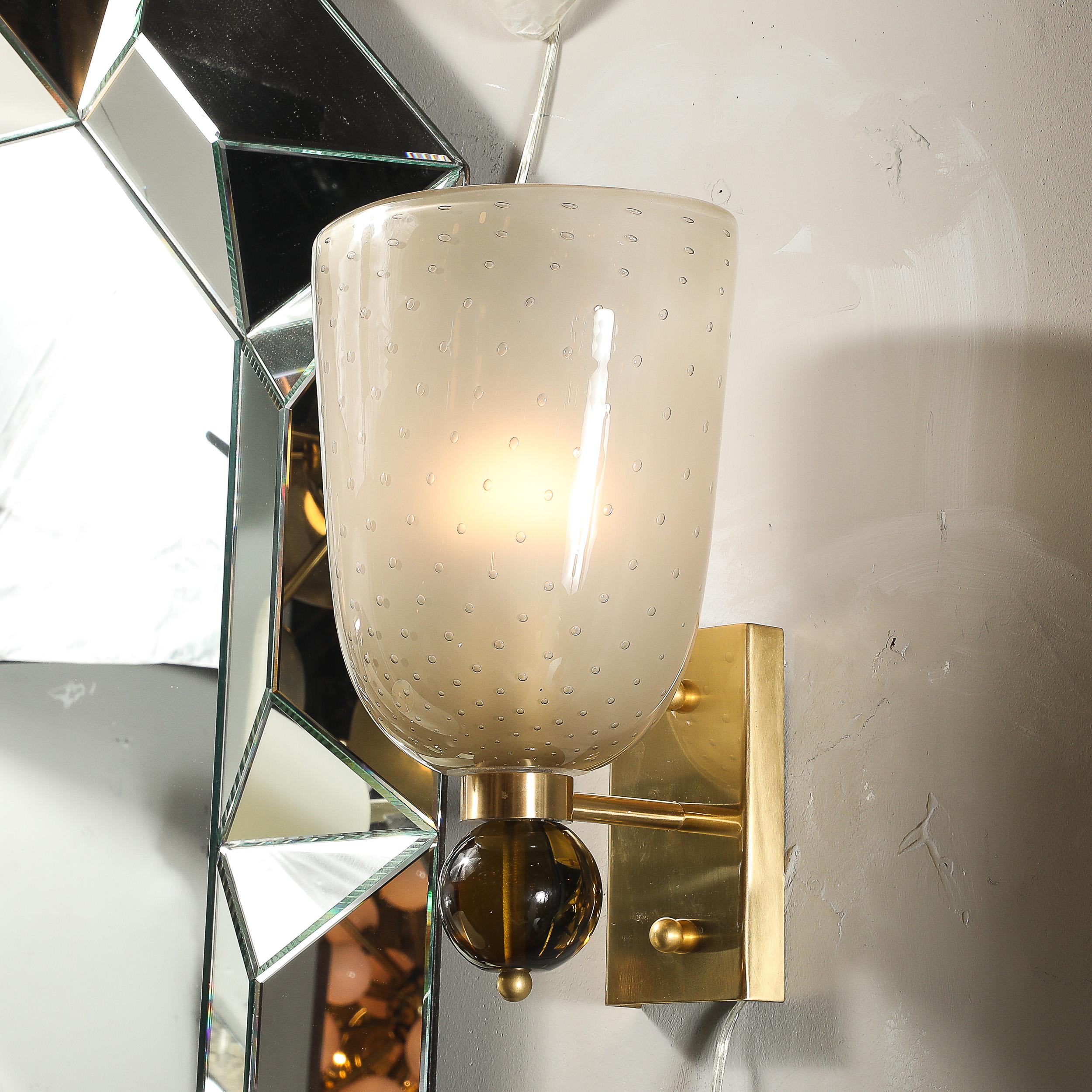 XXIe siècle et contemporain Paire d'appliques en verre dépoli de Murano soufflé à la main avec détails de Murine et de goutte orbitale en vente