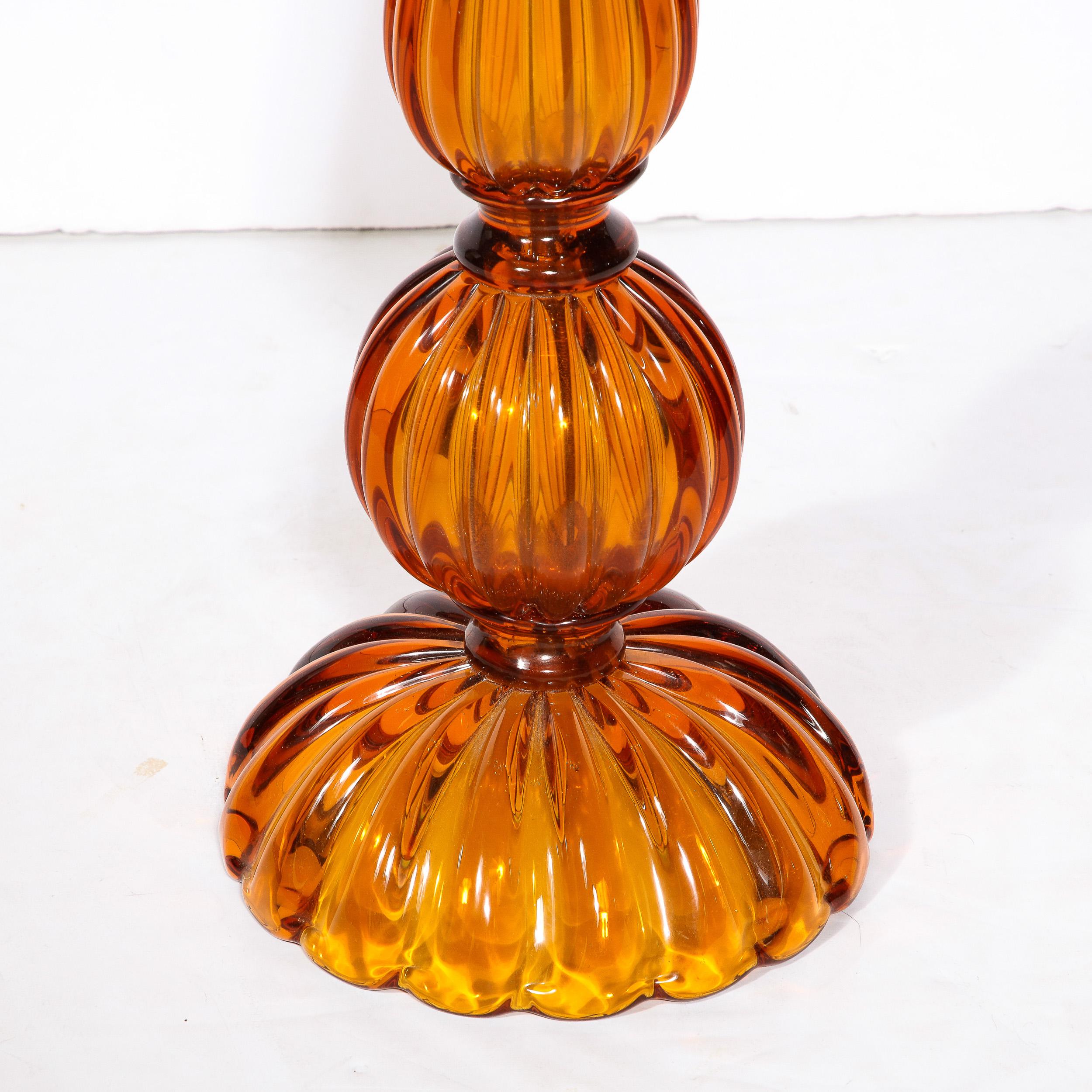 Paire de lampes de bureau en verre de Murano soufflé à la main en ambre fumé  en vente 3