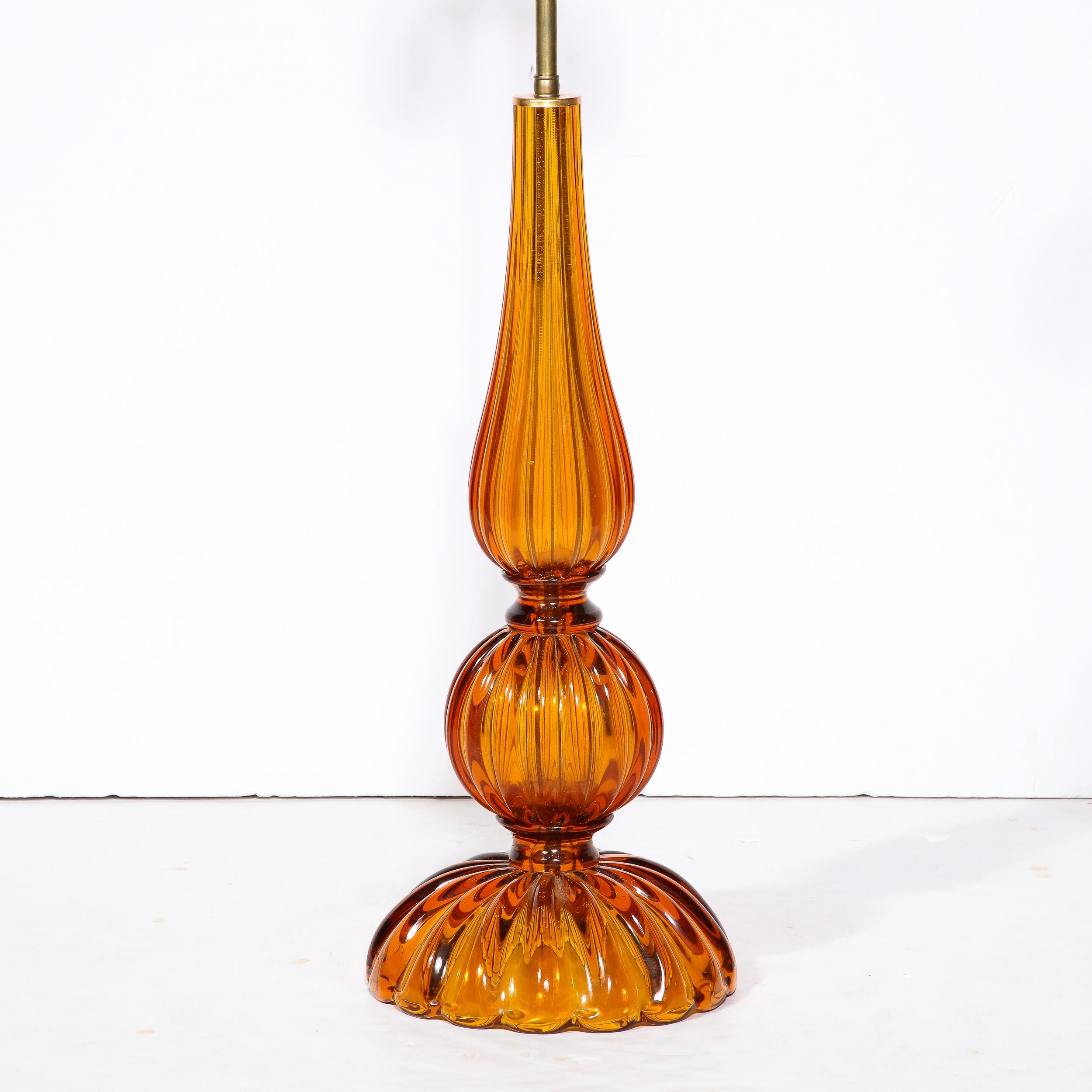 Paire de lampes de bureau en verre de Murano soufflé à la main en ambre fumé  en vente 1