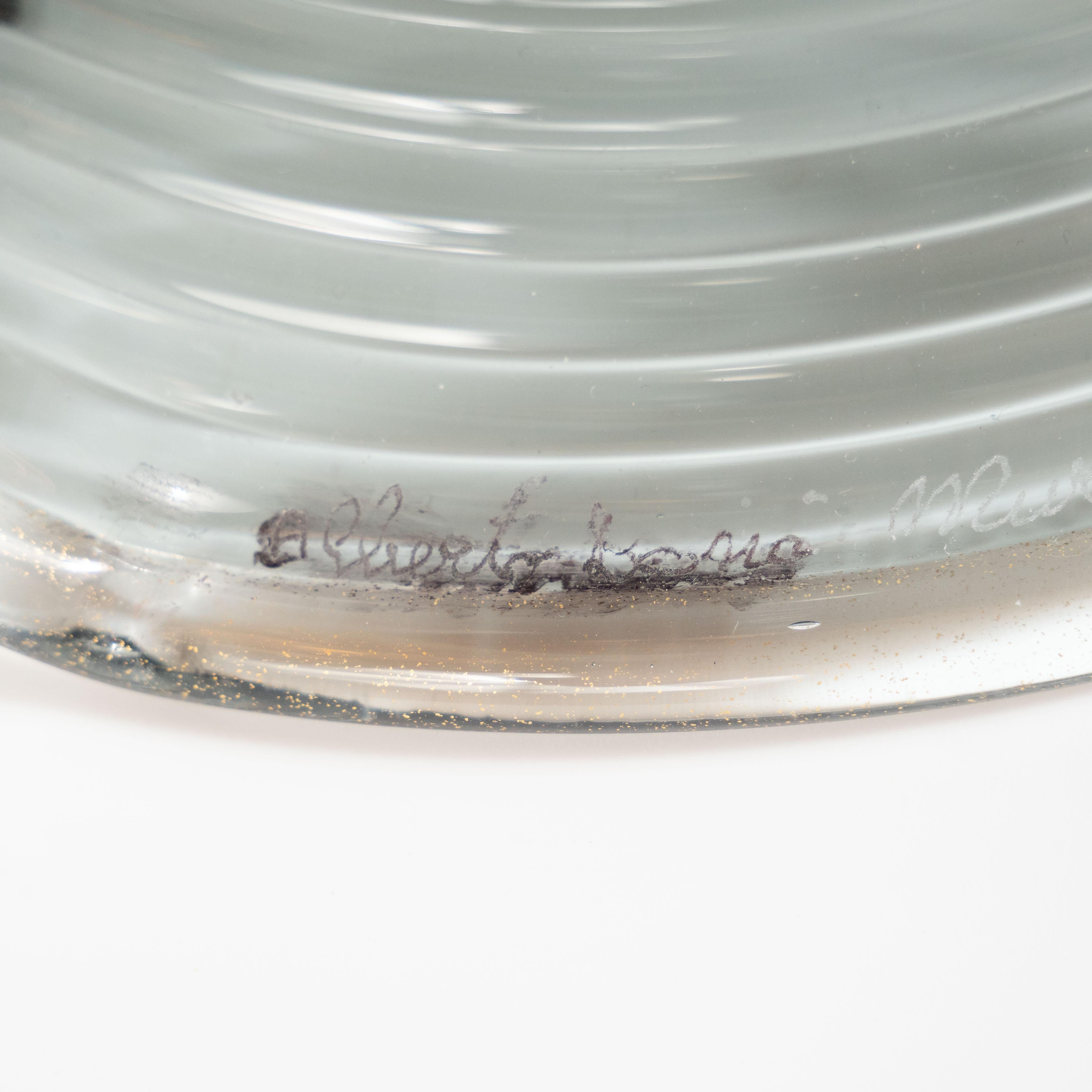 Or Paire de lampes de table en verre fumé soufflé à la main de Murano:: côtelées &:: avec raccords en laiton en vente