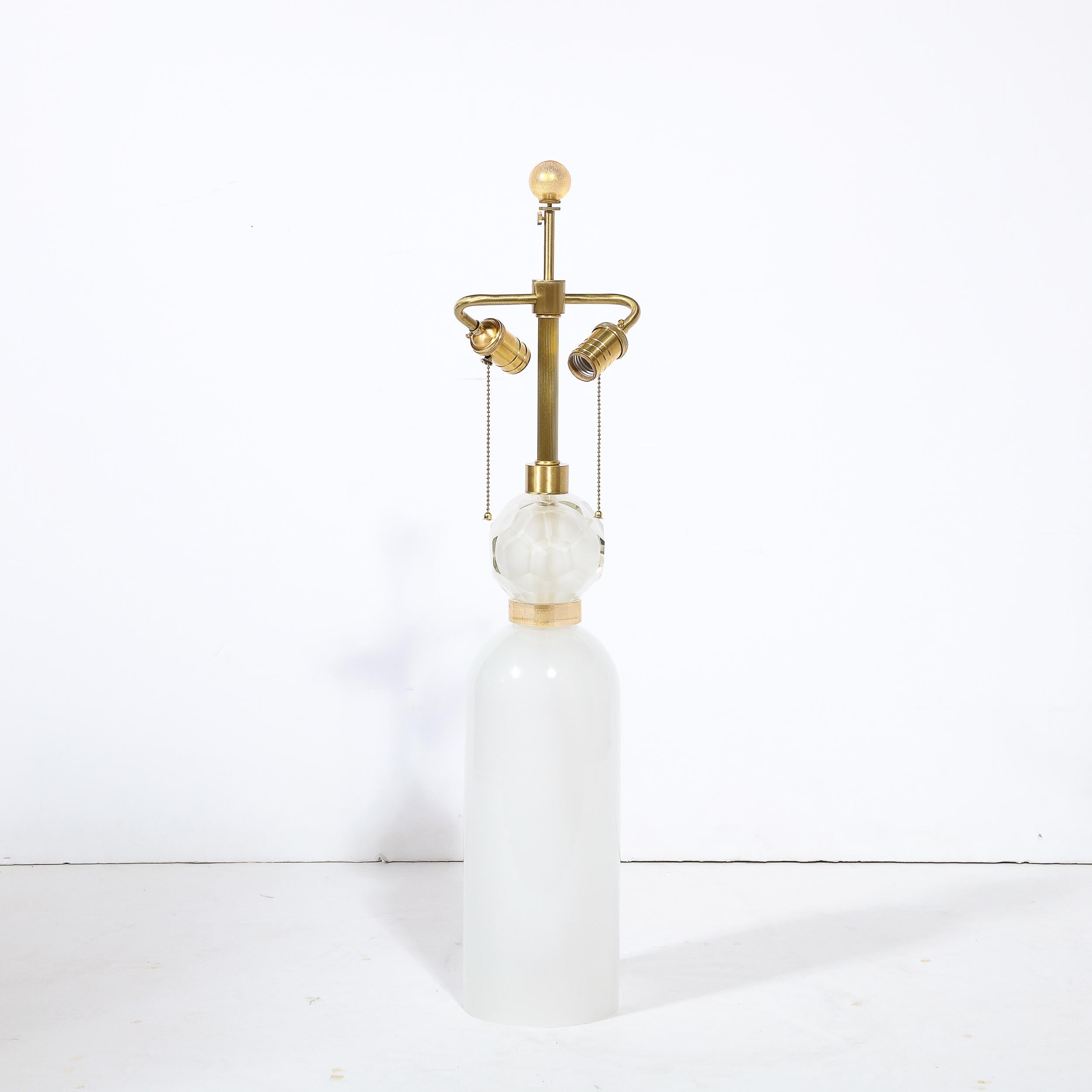 Paar mundgeblasene Lampen aus weiem Muranoglas mit 24-kartigem Goldband-Details im Zustand „Neu“ im Angebot in New York, NY