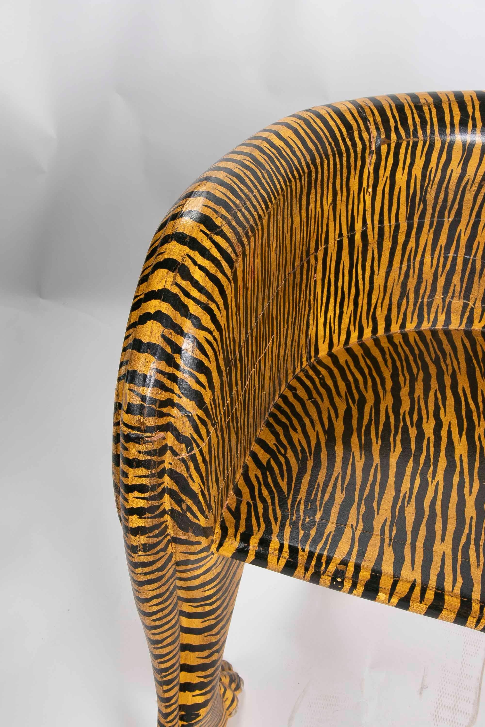 Pair of Hand-Carved and Hand-Painted Wooden Tiger Armchairs For Sale 7