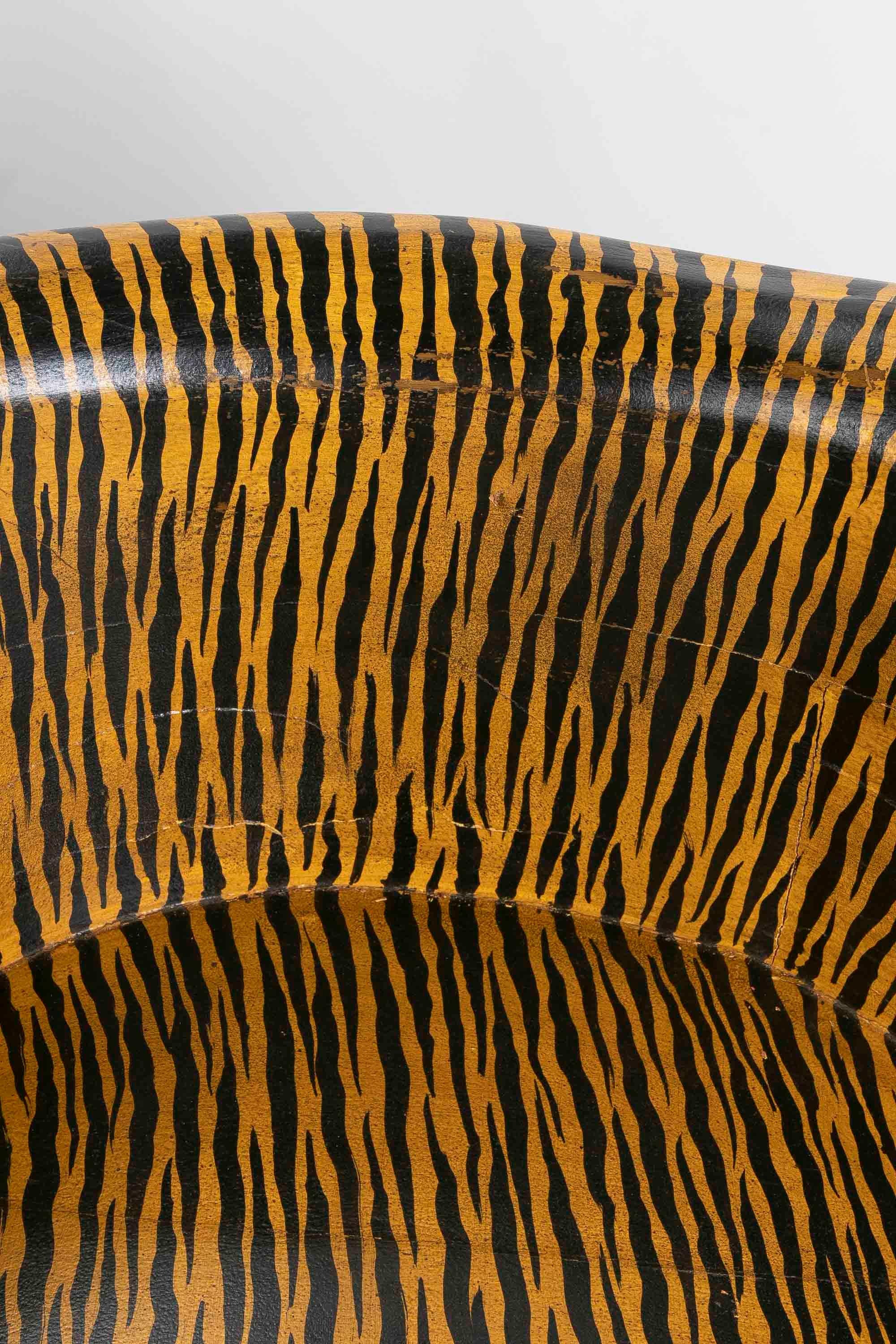 Pair of Hand-Carved and Hand-Painted Wooden Tiger Armchairs For Sale 8