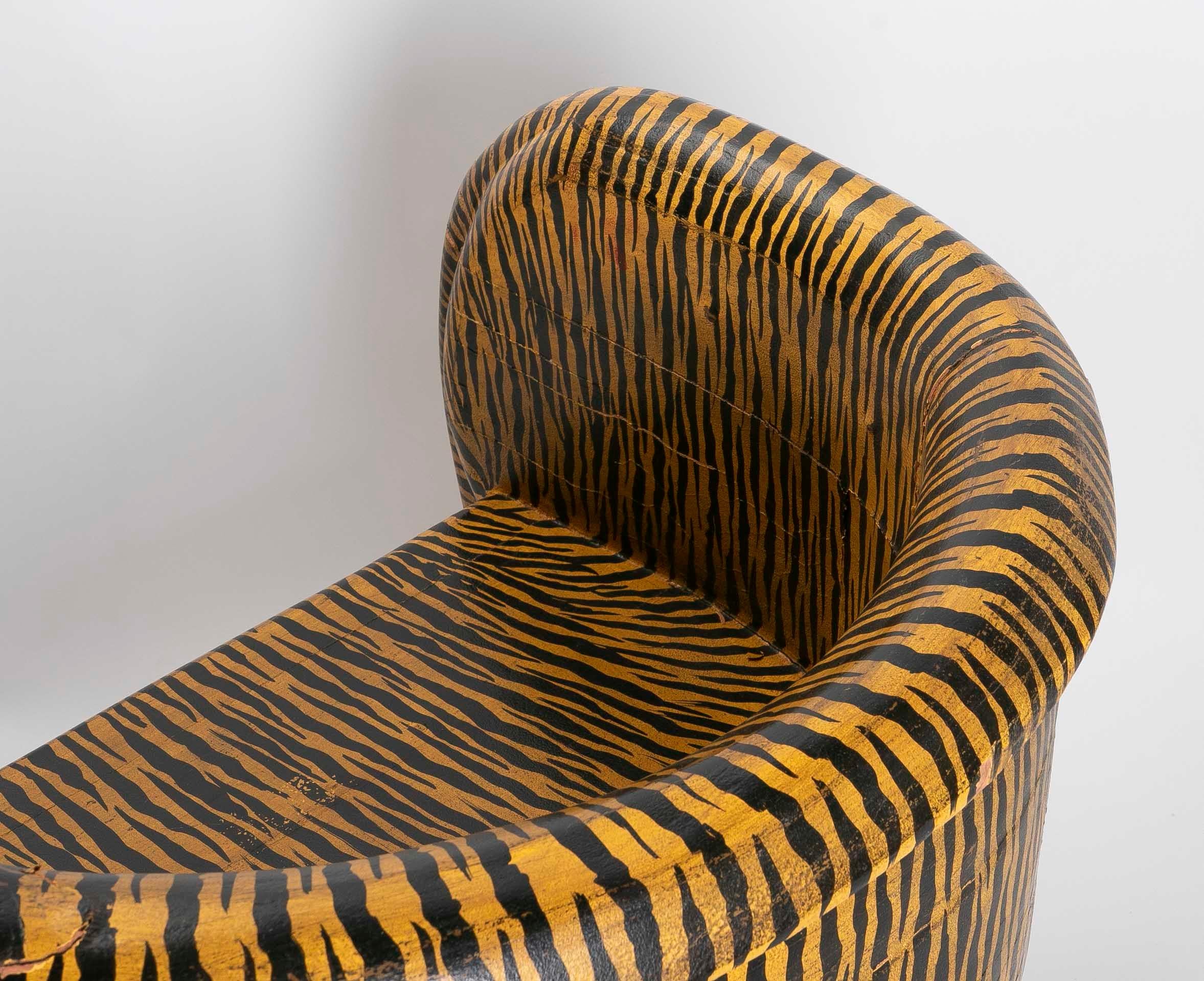Pair of Hand-Carved and Hand-Painted Wooden Tiger Armchairs For Sale 13