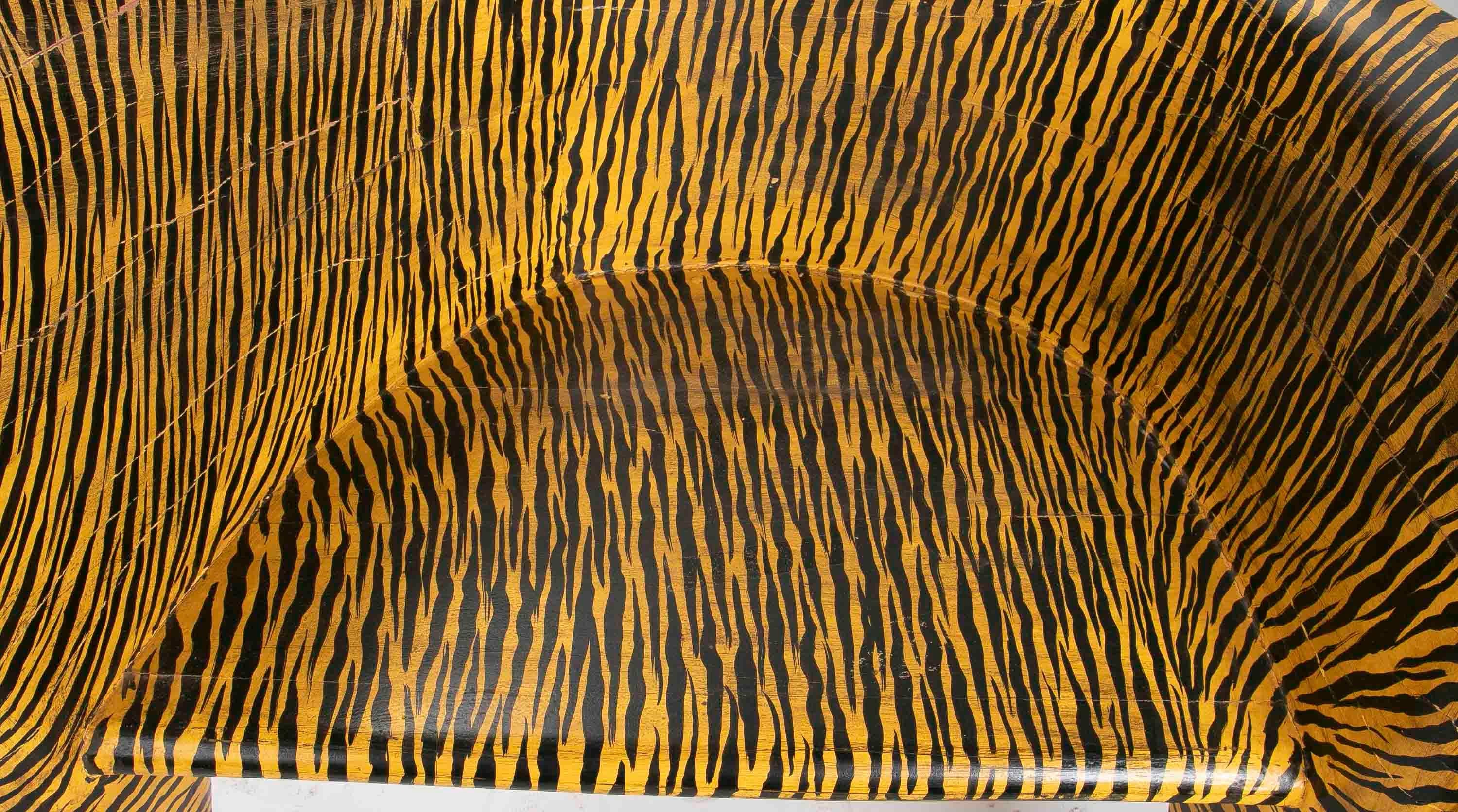 Pair of Hand-Carved and Hand-Painted Wooden Tiger Armchairs For Sale 16