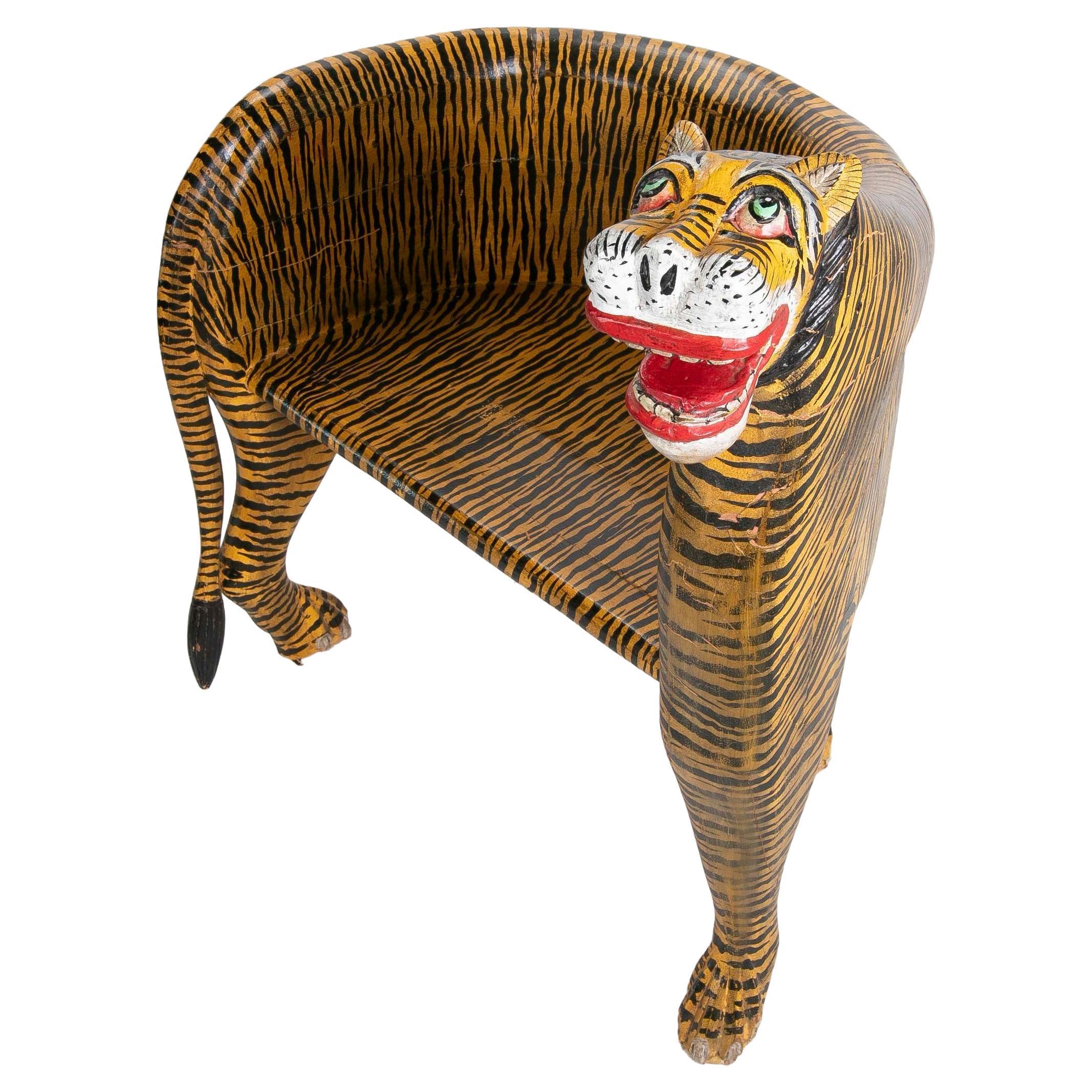 Pair of Hand-Carved and Hand-Painted Wooden Tiger Armchairs In Good Condition For Sale In Marbella, ES