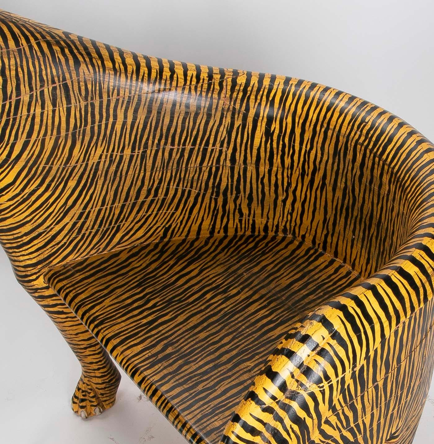 Pair of Hand-Carved and Hand-Painted Wooden Tiger Armchairs For Sale 3