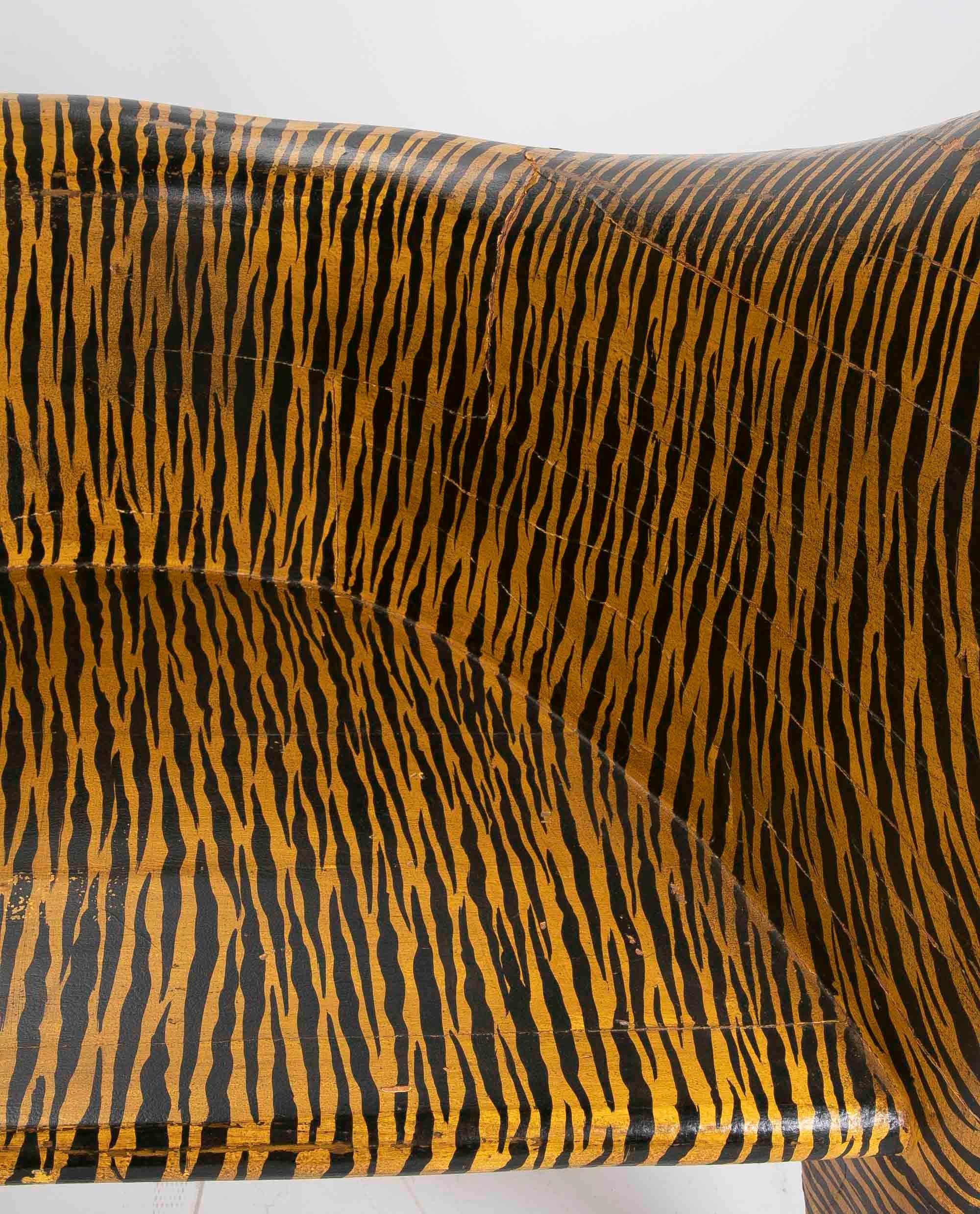 Pair of Hand-Carved and Hand-Painted Wooden Tiger Armchairs For Sale 5