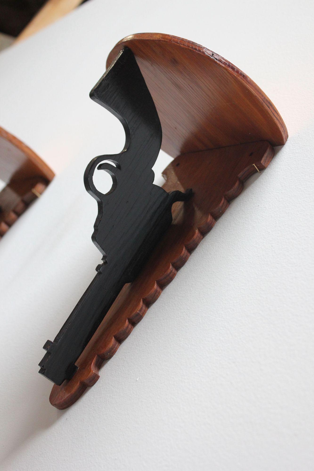 Pair of Hand-Carved and Painted Folk Art Pistol Wall Brackets / Corner Shelves For Sale 3