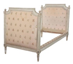 Pair of Hand-Carved French Louis XVI Beds by J.B. Boulard Original Paint, 1700s