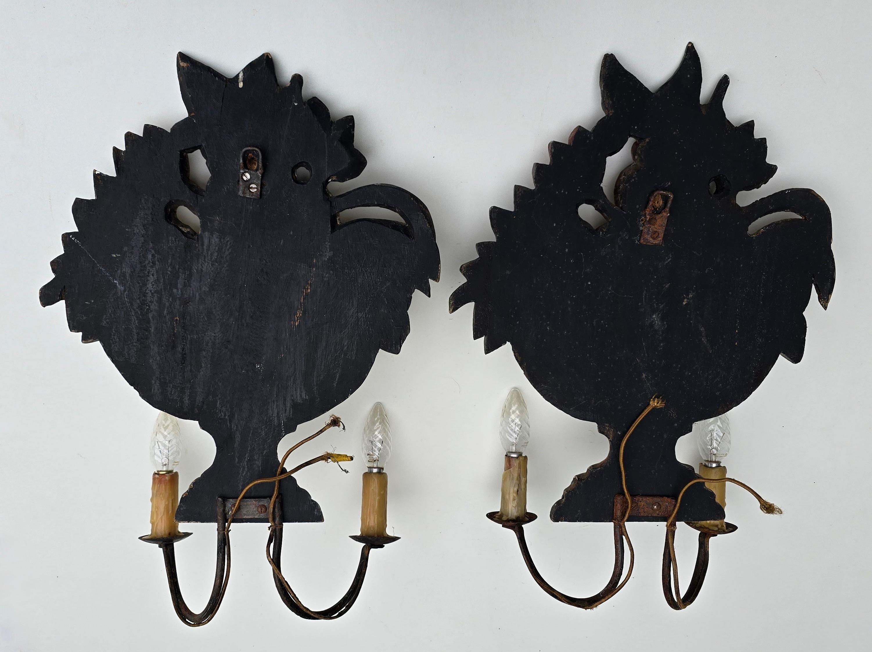 Coppia di applique a cesto di frutta italiane intagliate a mano, Florentine, 1880-1900 ca. In condizioni buone in vendita a Antwerp, BE