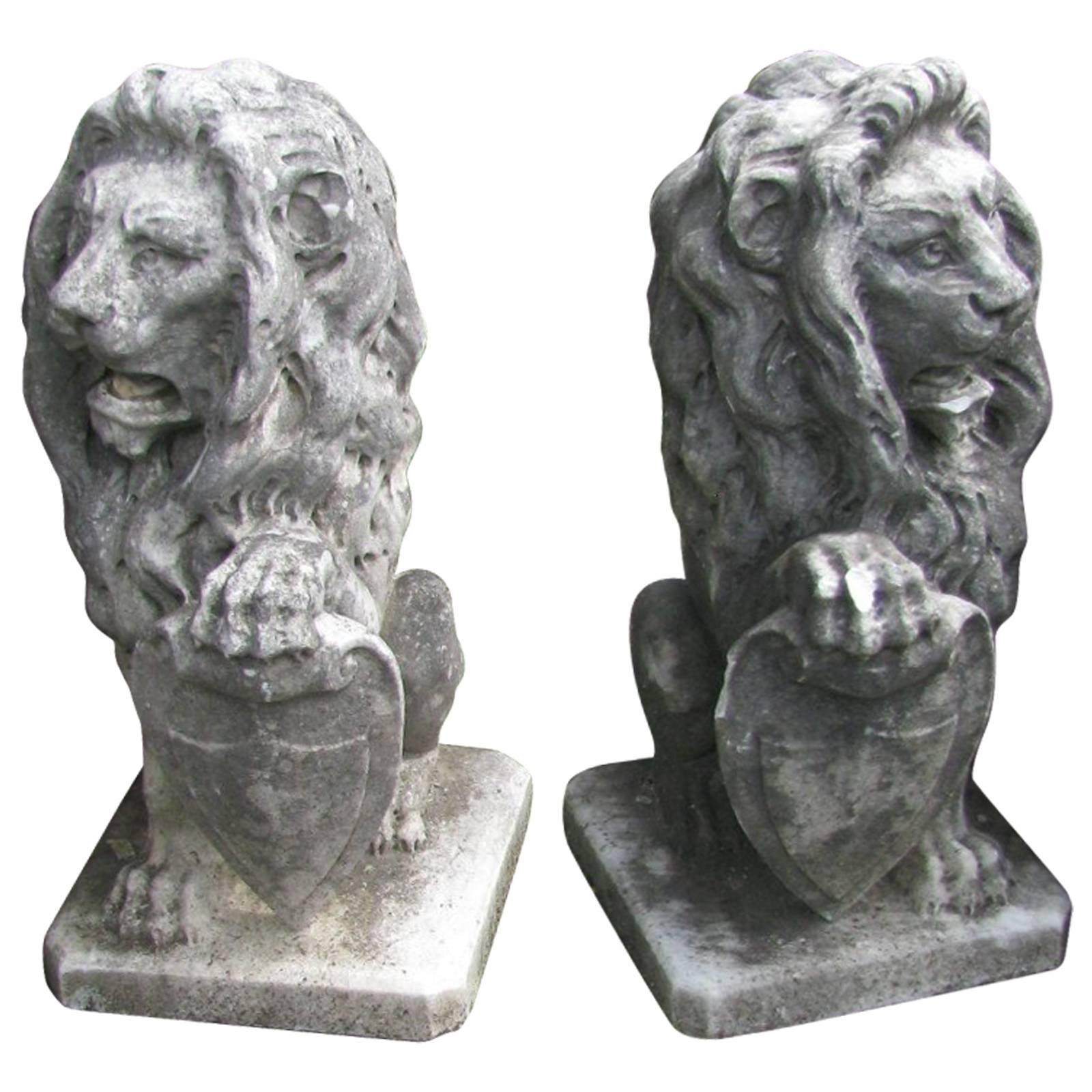 Pair of Hand-Carved 19th Century Italian Marble Lions For Sale at 1stDibs