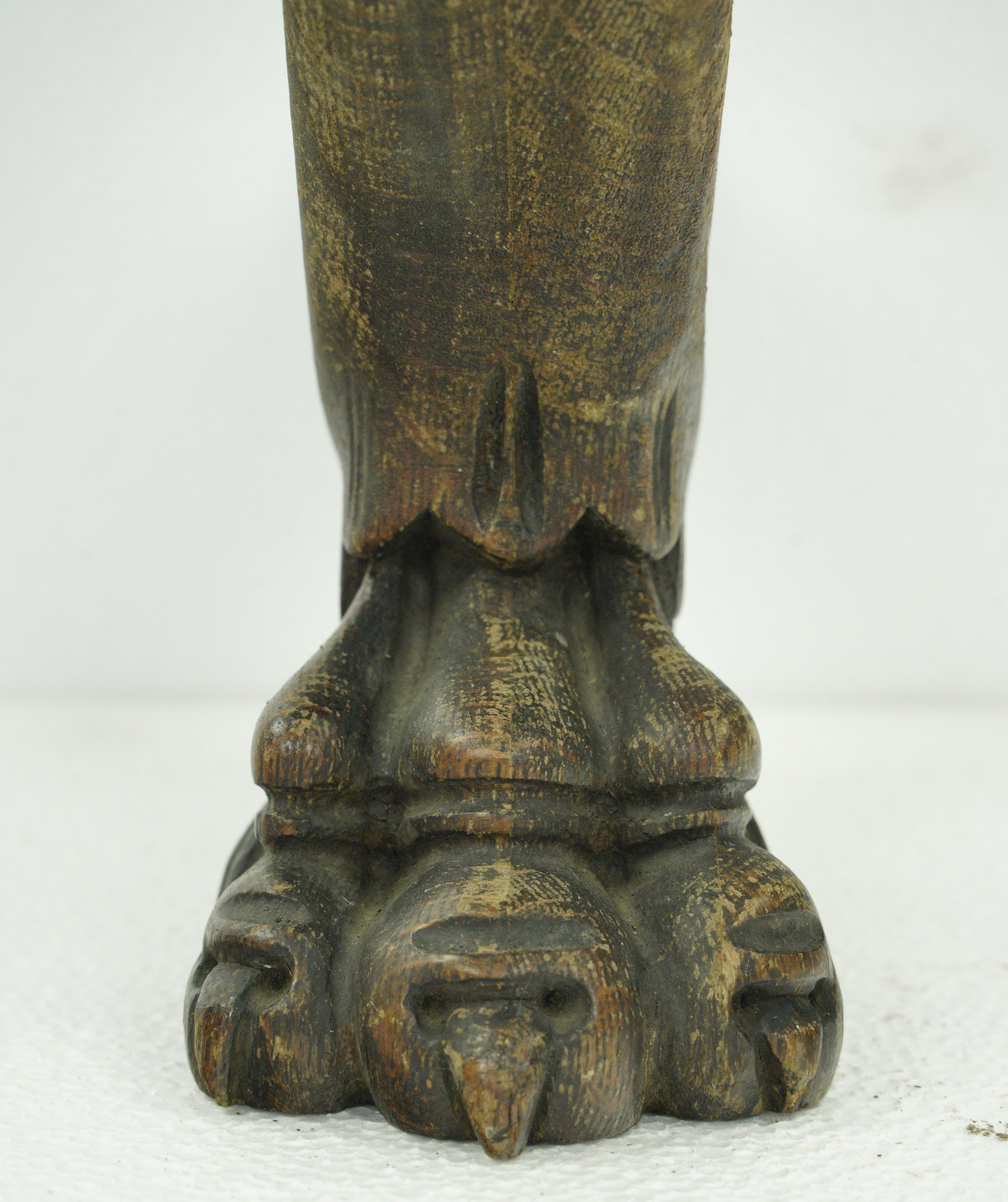 Pair of Hand Carved Pine Wood Griffins Parts In Good Condition For Sale In New York, NY