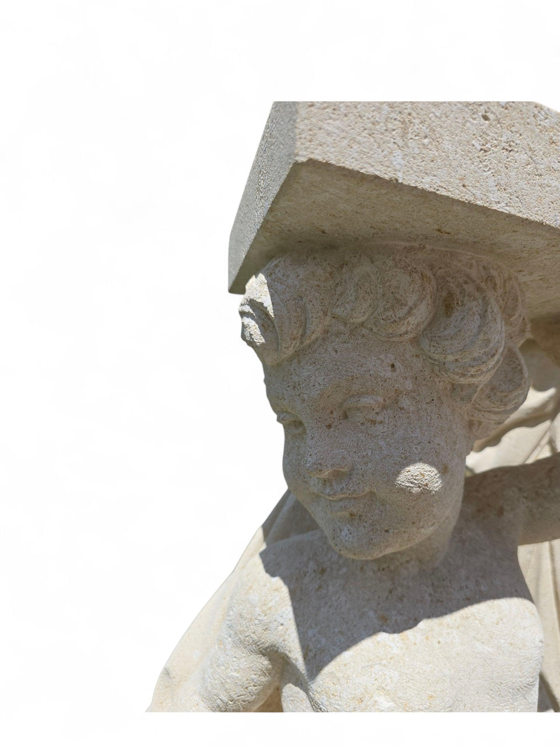 Pair of Hand-Carved Vicenza Stone Cherubs, Italy In Good Condition For Sale In Madrid, ES
