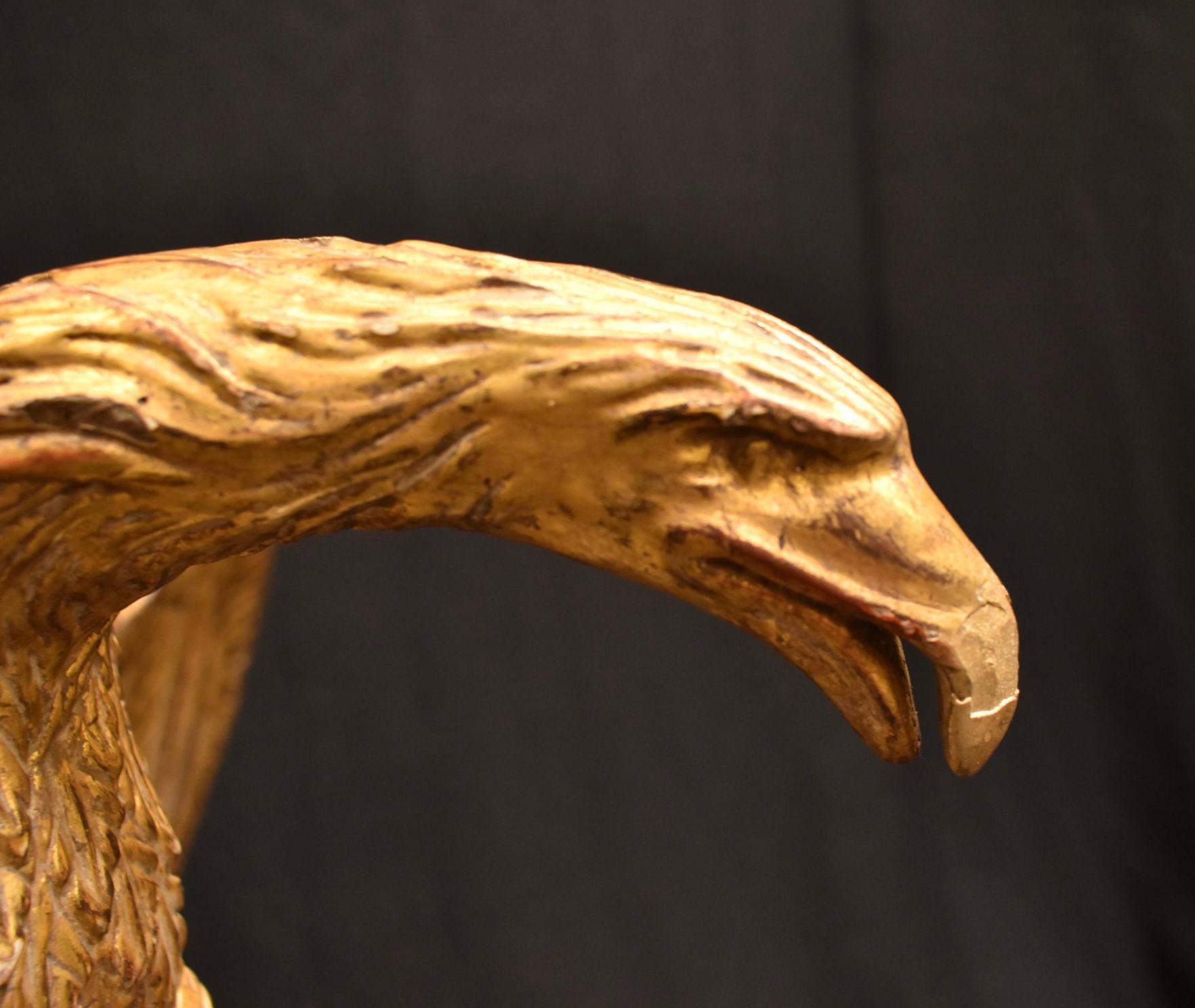 Paire de sculptures d'aigle en cristal de roche et doré à l'eau, sculptées à la main en vente 1