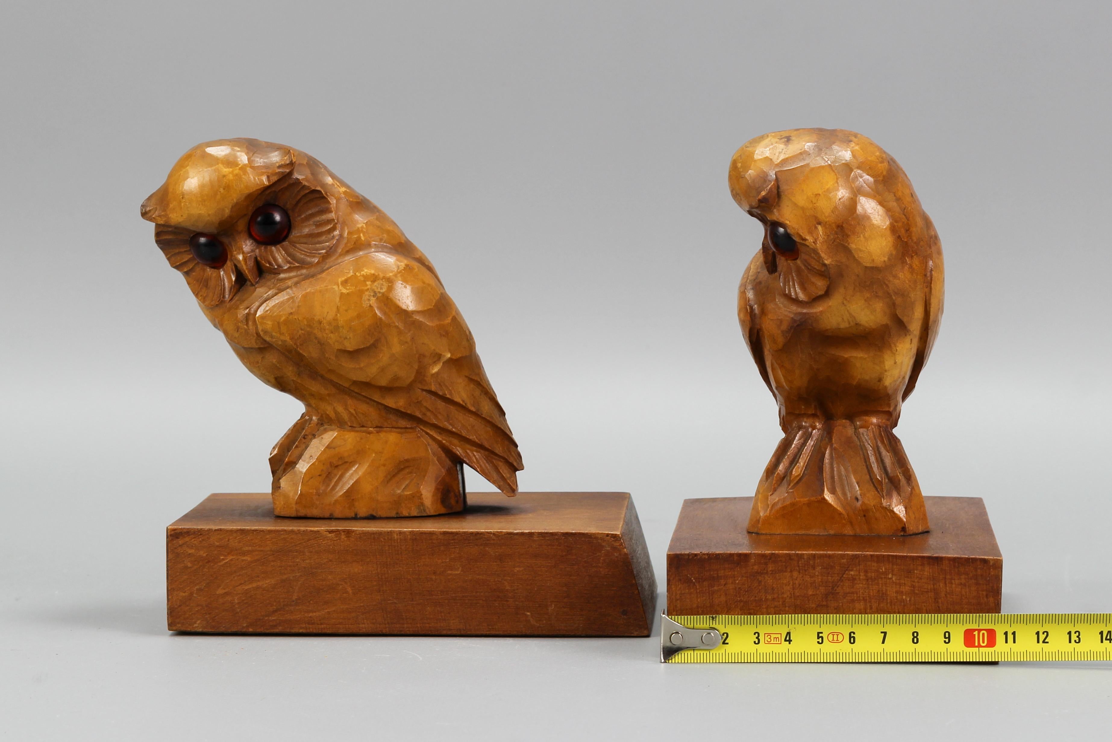 Pair of Hand Carved Wooden Bookends Owls, Germany For Sale 9