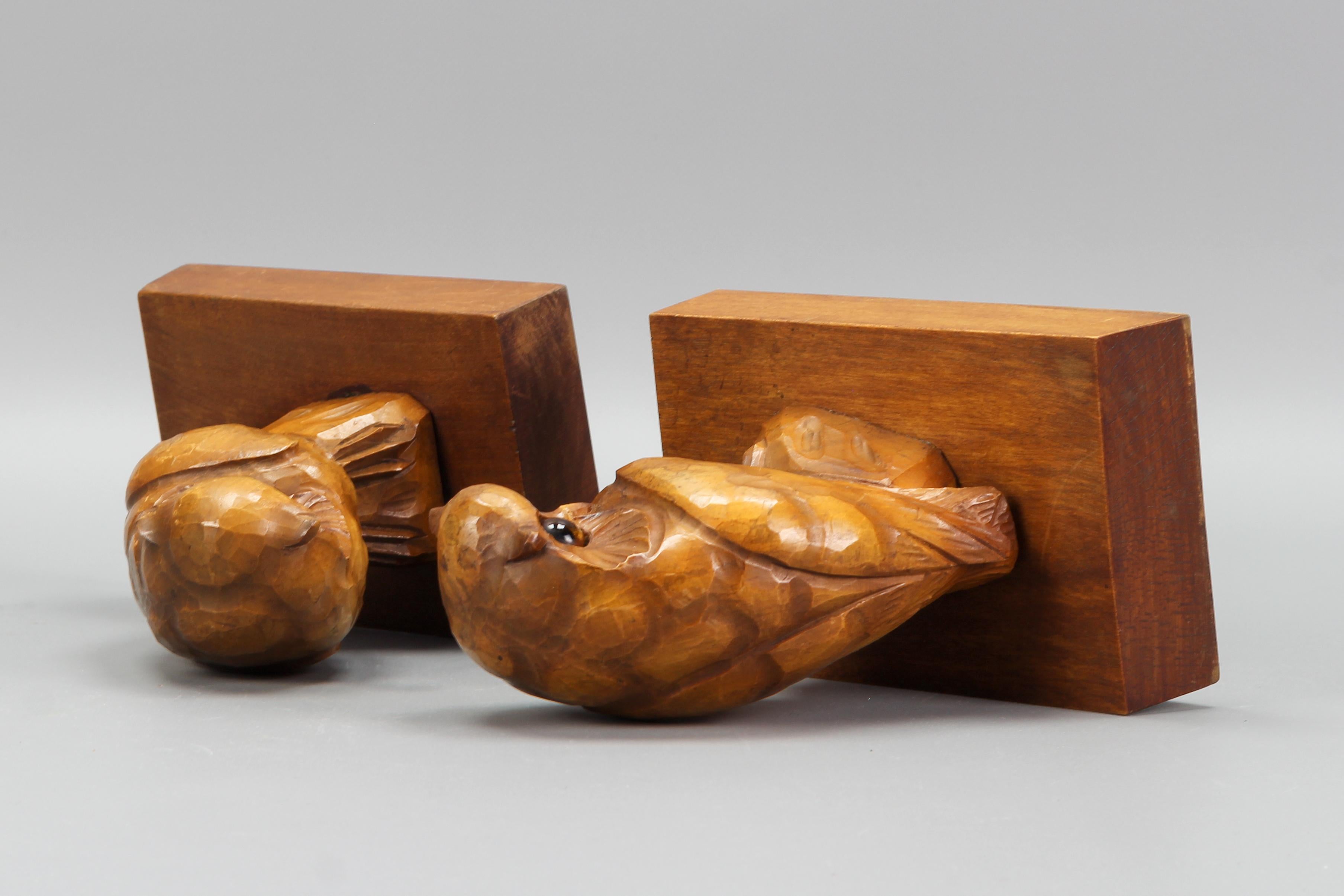 Paire de serre-livres hiboux en bois sculptés à la main, Allemagne en vente 6