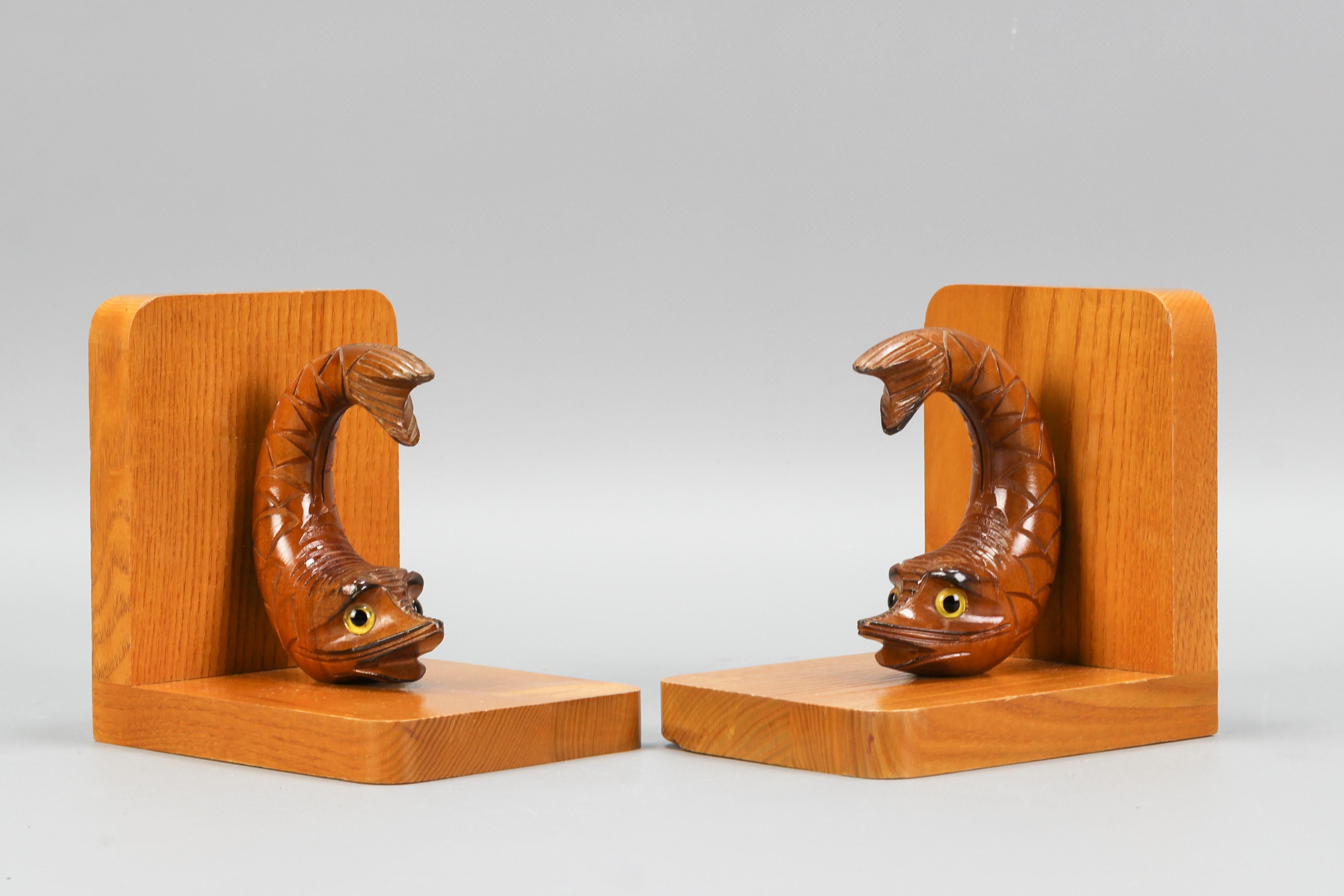 Pair of Hand Carved Wooden Bookends Sturgeons, Germany, 1970s For Sale 4