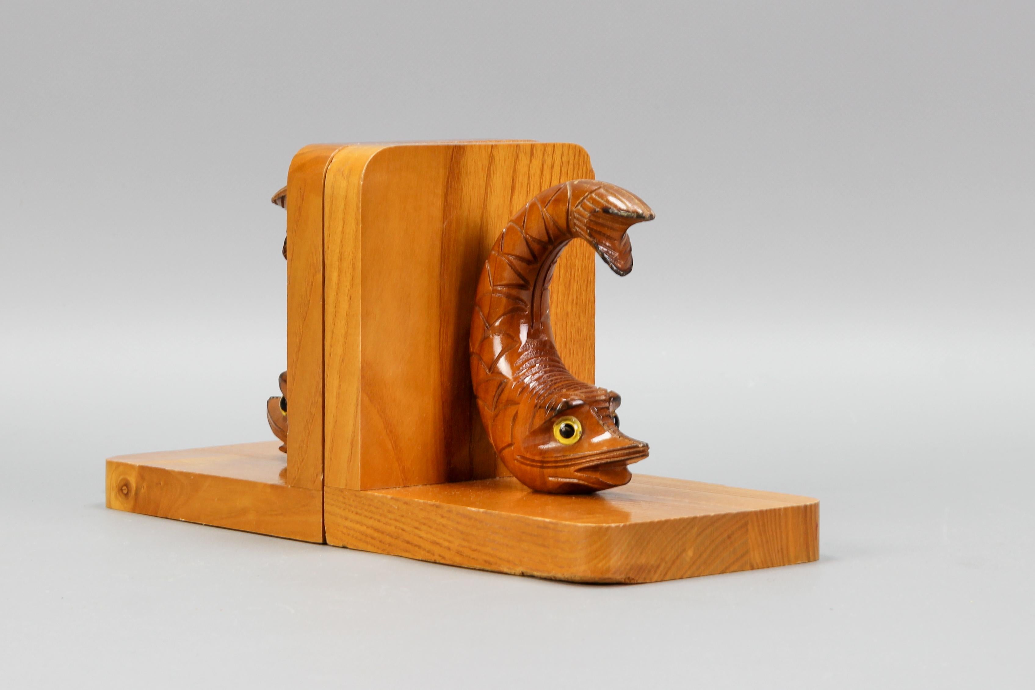 Pair of Hand Carved Wooden Bookends Sturgeons, Germany, 1970s For Sale 1