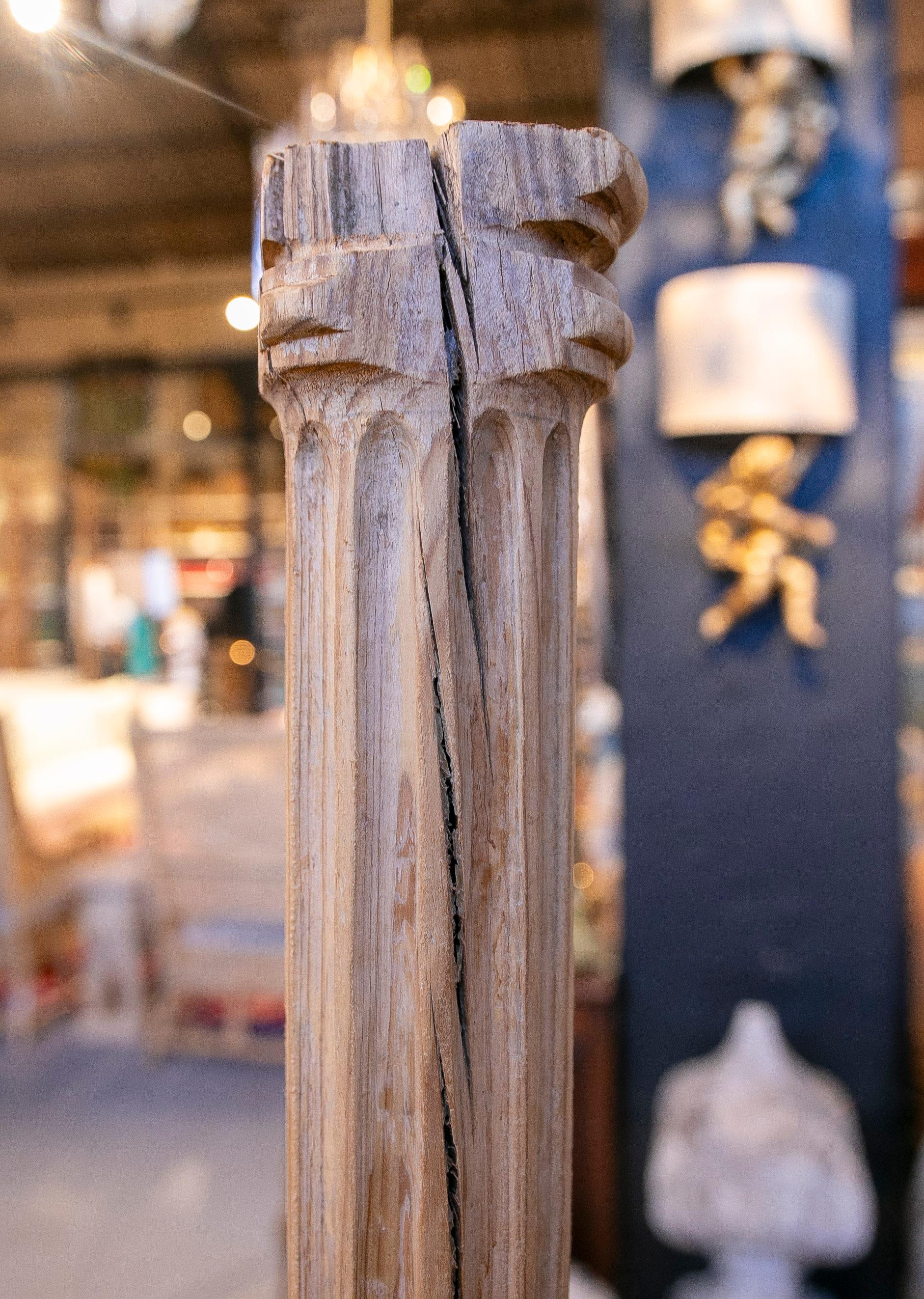 Pair of Hand-Carved Wooden Fluted Columns in Natural Tone For Sale 1