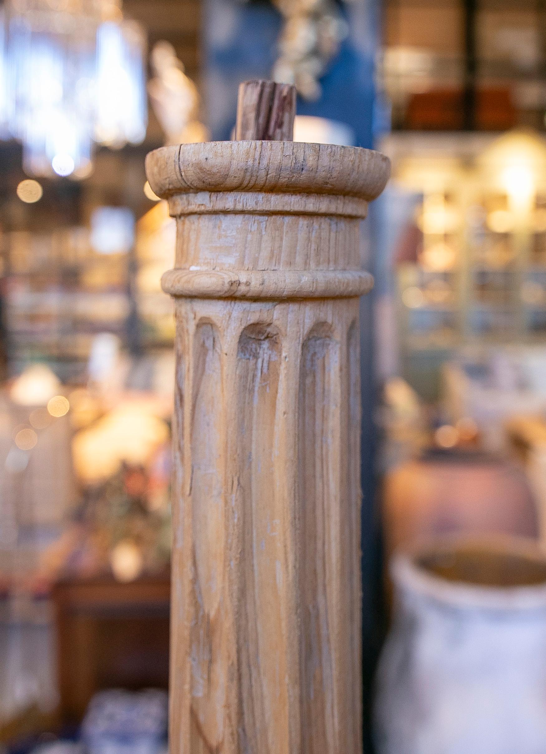 Pair of Hand-Carved Wooden Fluted Columns in Natural Tone For Sale 2
