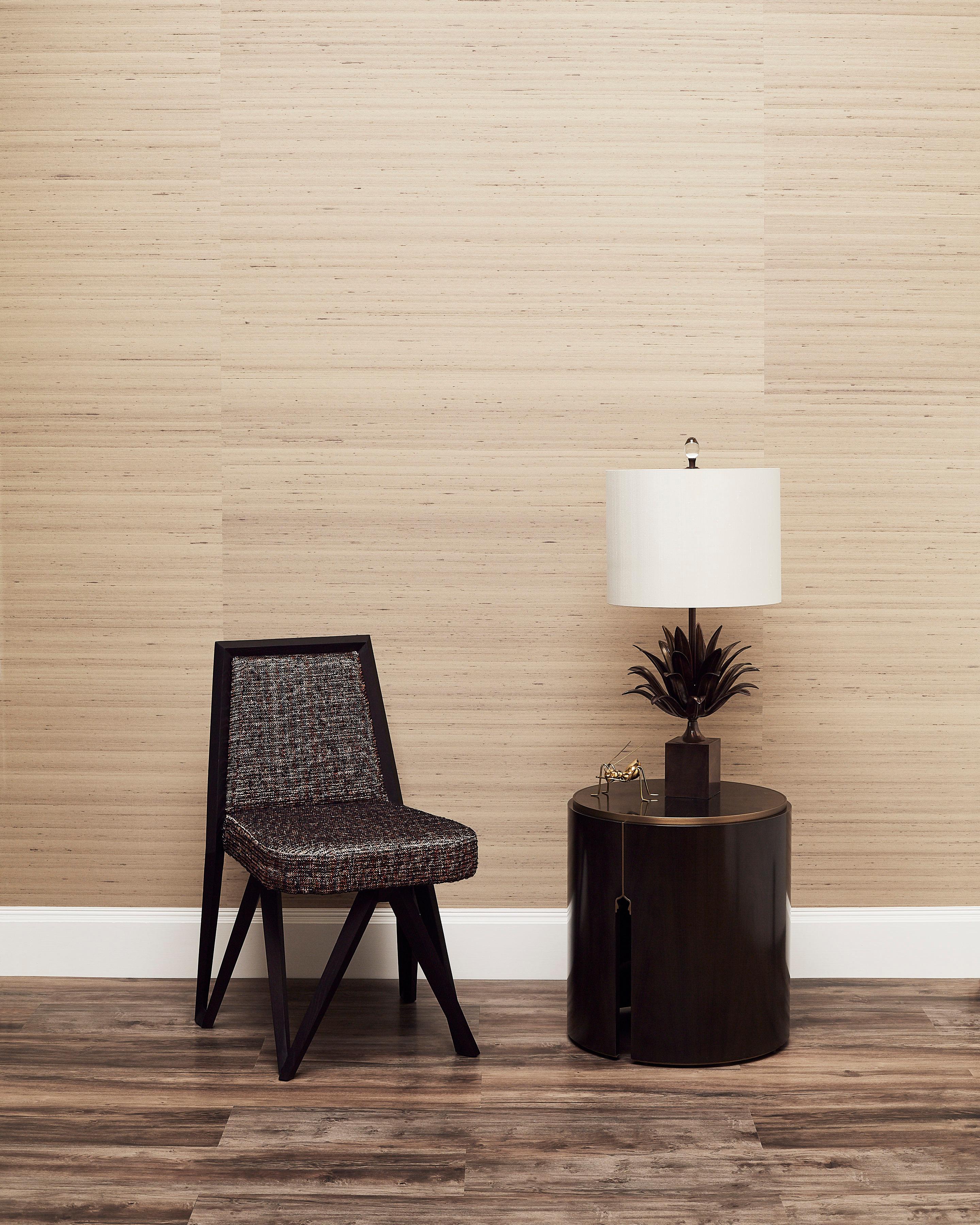 Pair of hand cast Bronze and Brass Pineapple leaf Table lamps with glass finial im Angebot 5