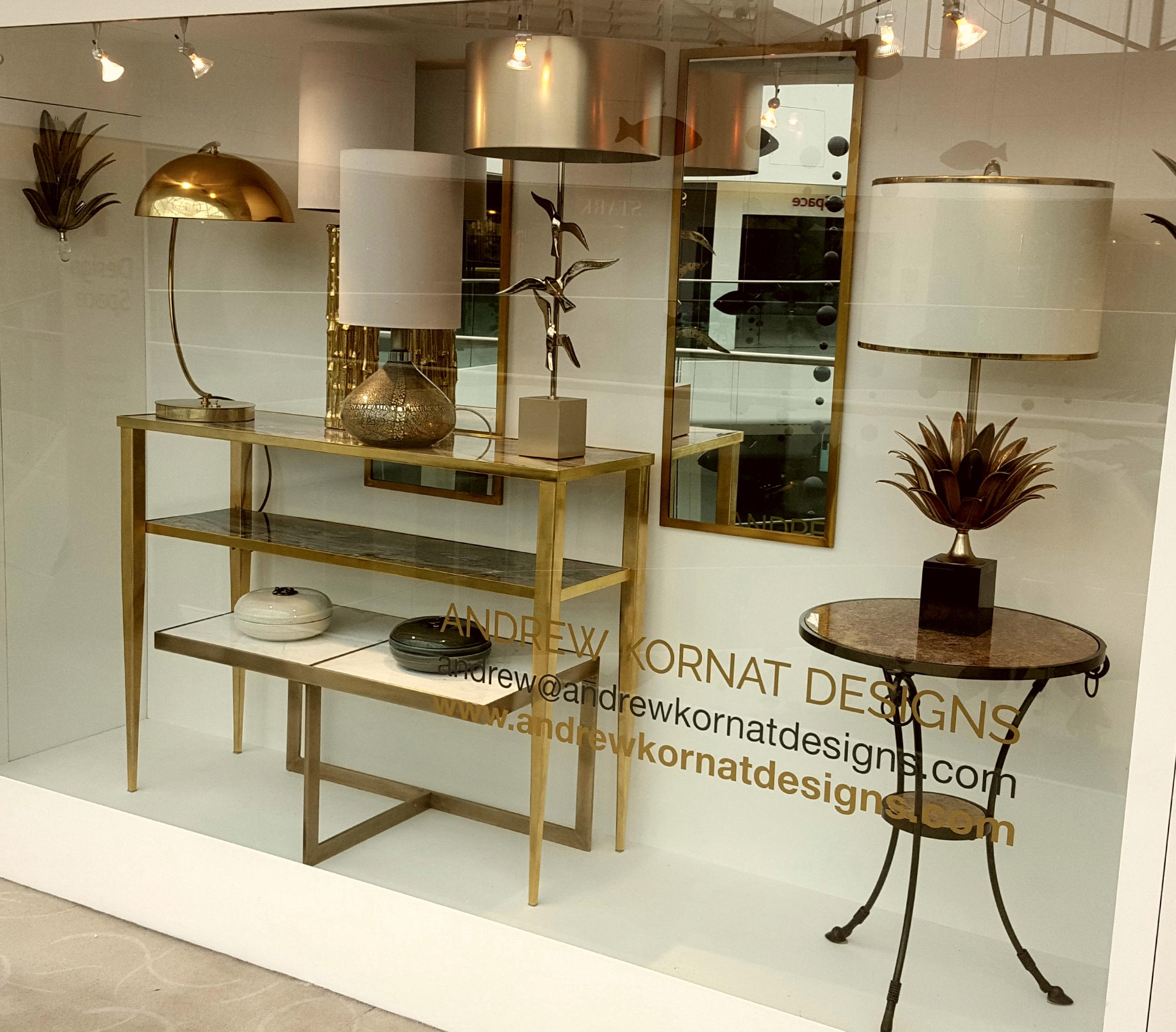 Pair of hand cast Bronze and Brass Pineapple leaf Table lamps with glass finial im Angebot 12