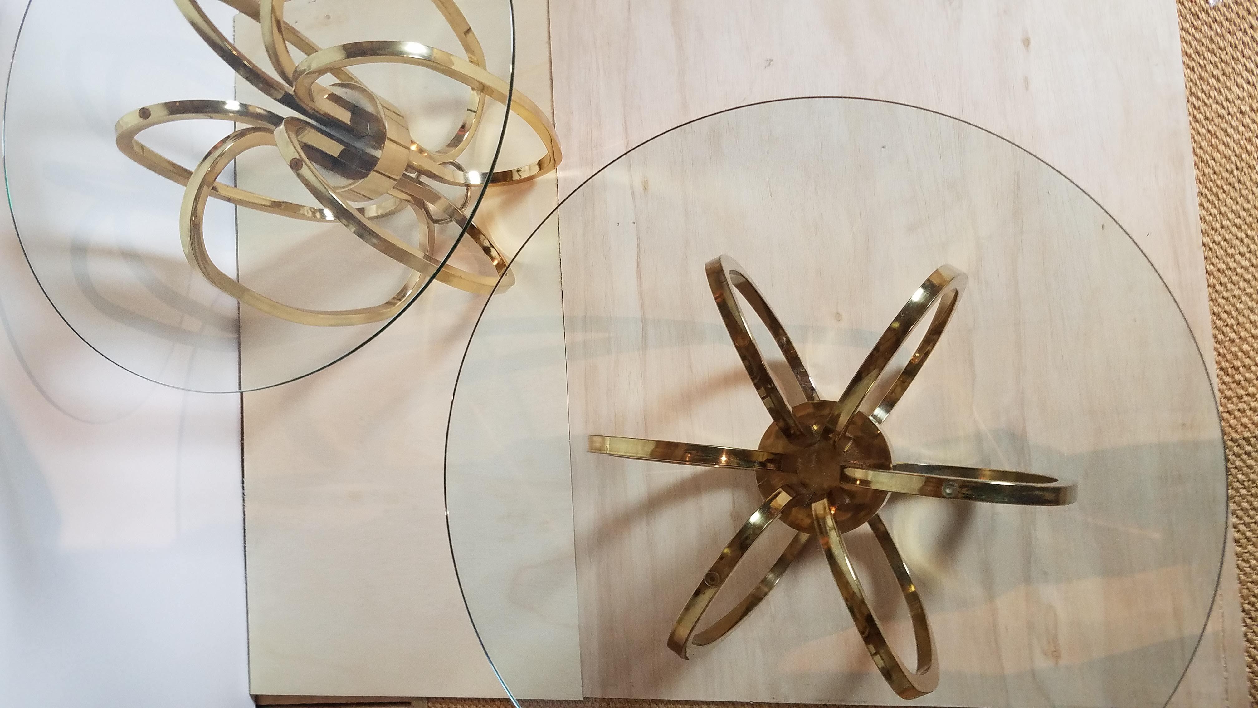 Pair of Hand Crafted Elliptical Brass Frame Side Tables Glass Tops Italy 1970s For Sale 4