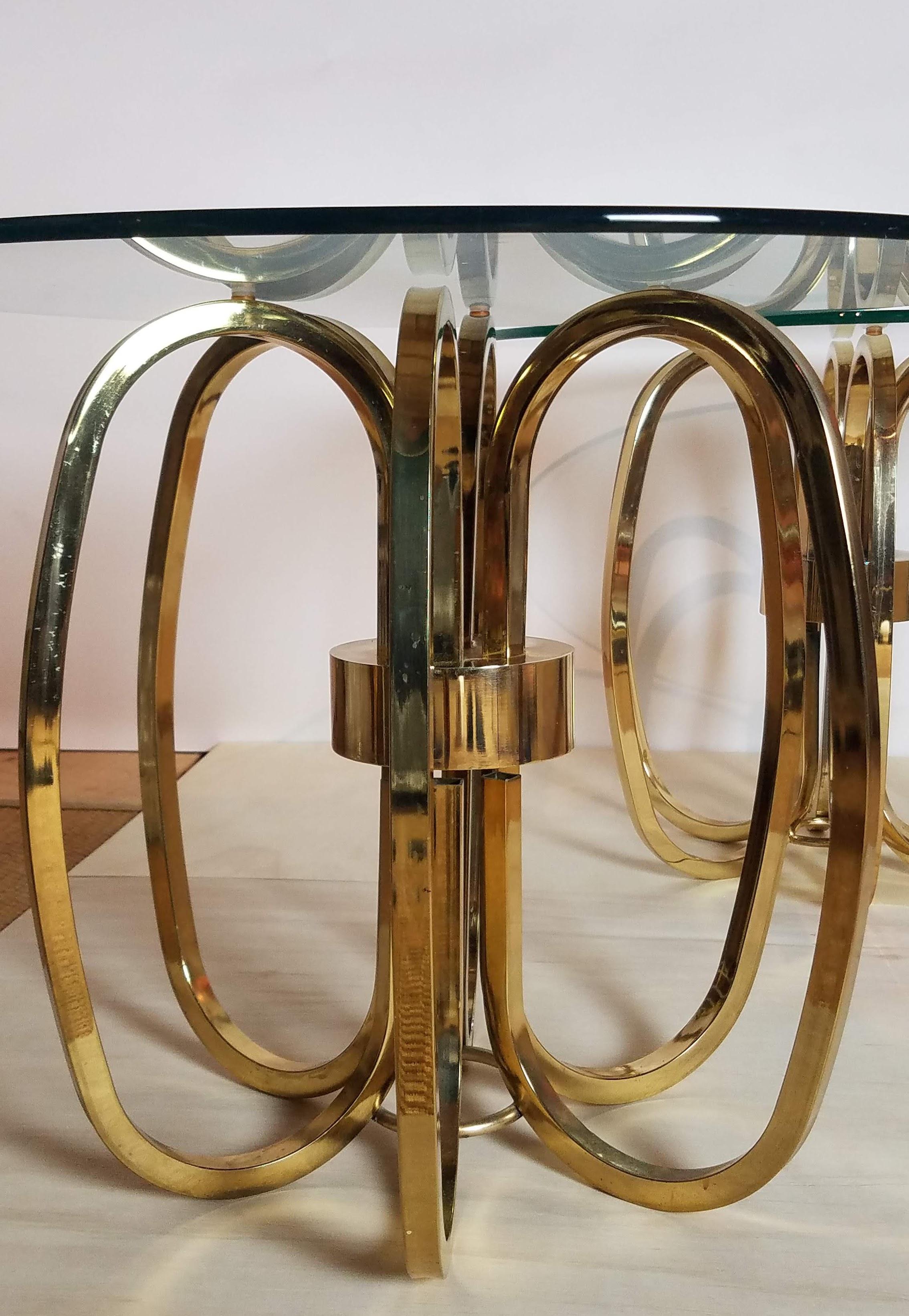 Italian Pair of Hand Crafted Elliptical Brass Frame Side Tables Glass Tops Italy 1970s For Sale