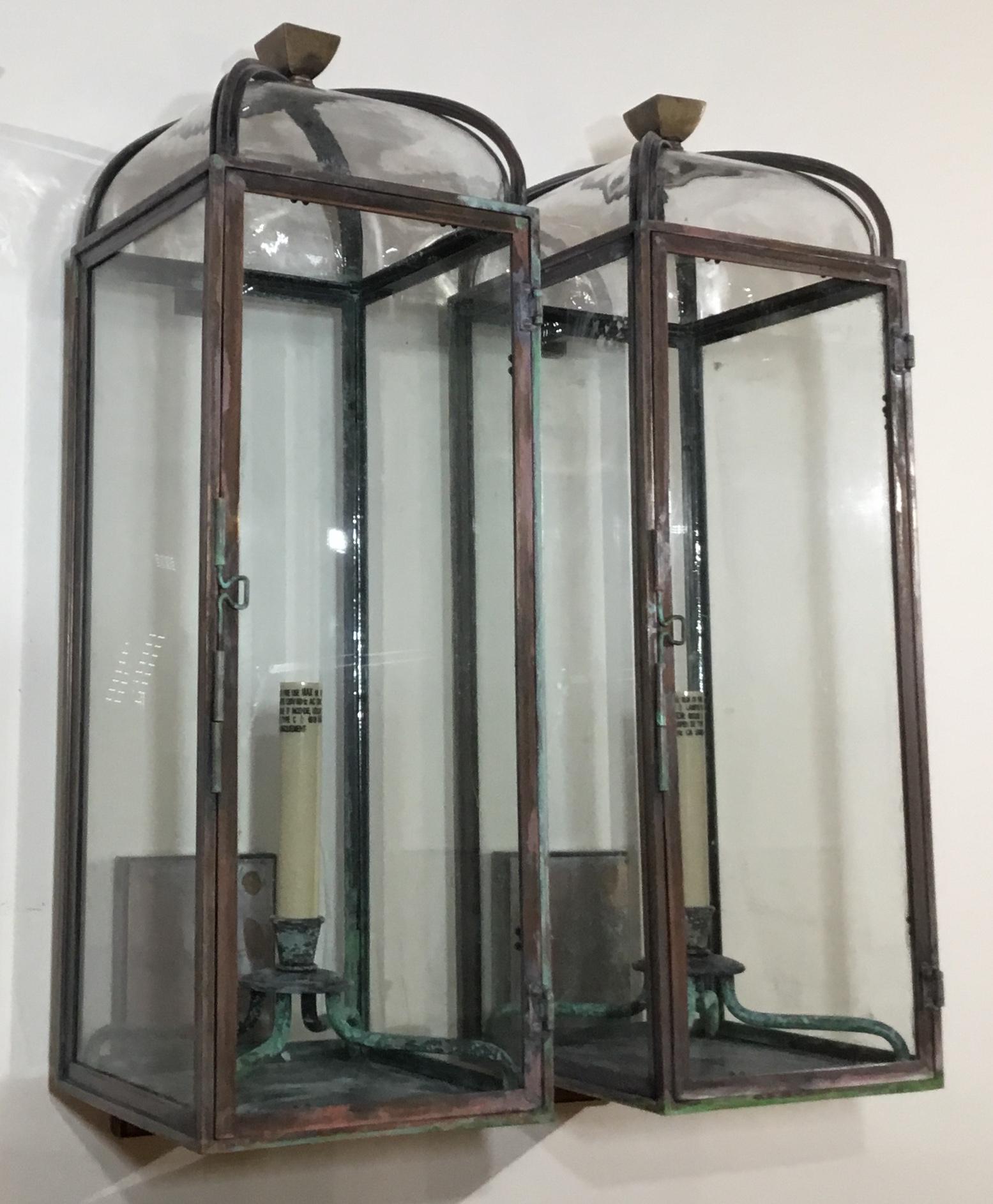 Pair of Handcrafted Solid Bronze and Brass Wall Lantern In Good Condition In Delray Beach, FL