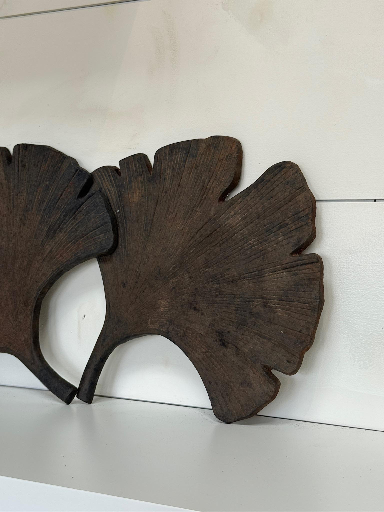 Paar handgeschnittene Palmenblätter aus Metall - Dekorativer patinierter Stahl Botanisch im Angebot 4