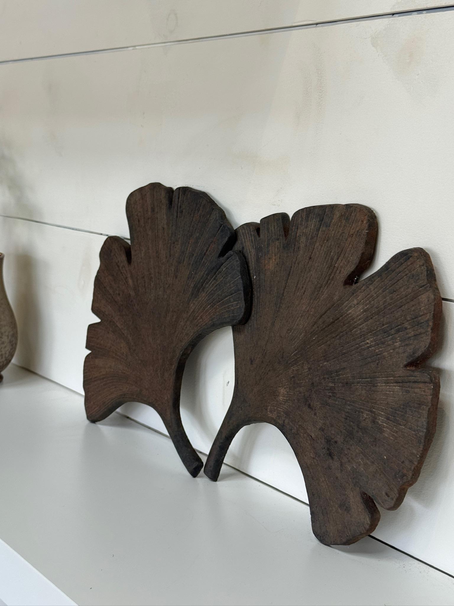 Paar handgeschnittene Palmenblätter aus Metall - Dekorativer patinierter Stahl Botanisch im Angebot 5
