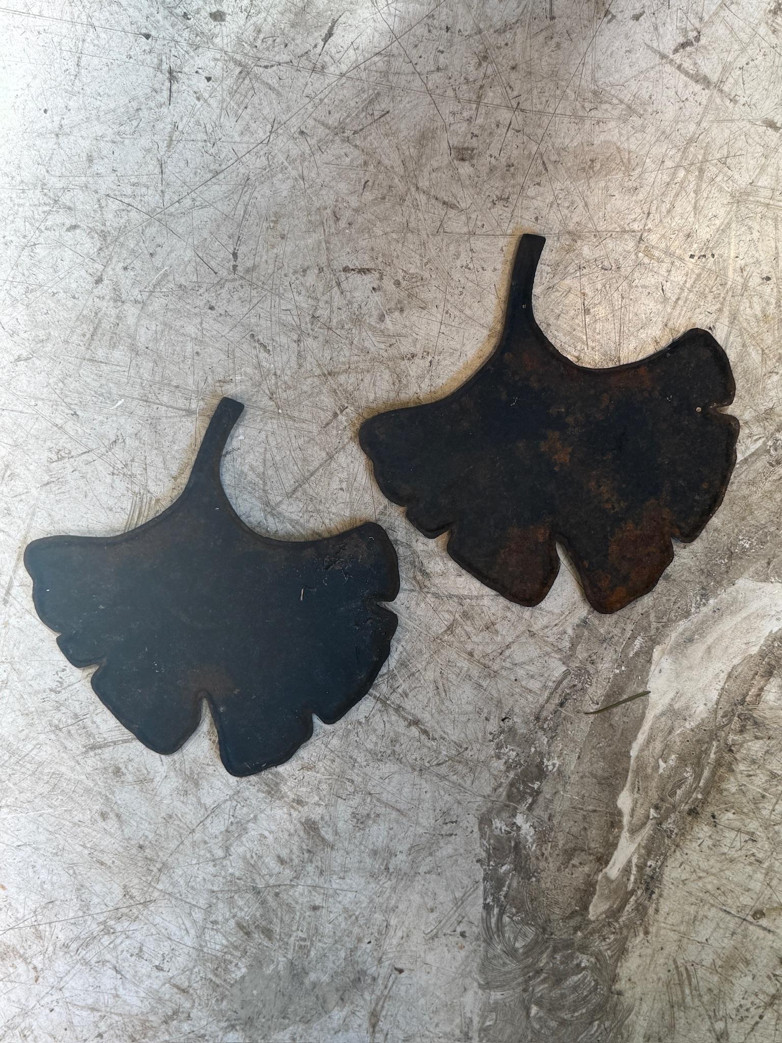 Paar handgeschnittene Palmenblätter aus Metall - Dekorativer patinierter Stahl Botanisch im Zustand „Gut“ im Angebot in West Hollywood, CA