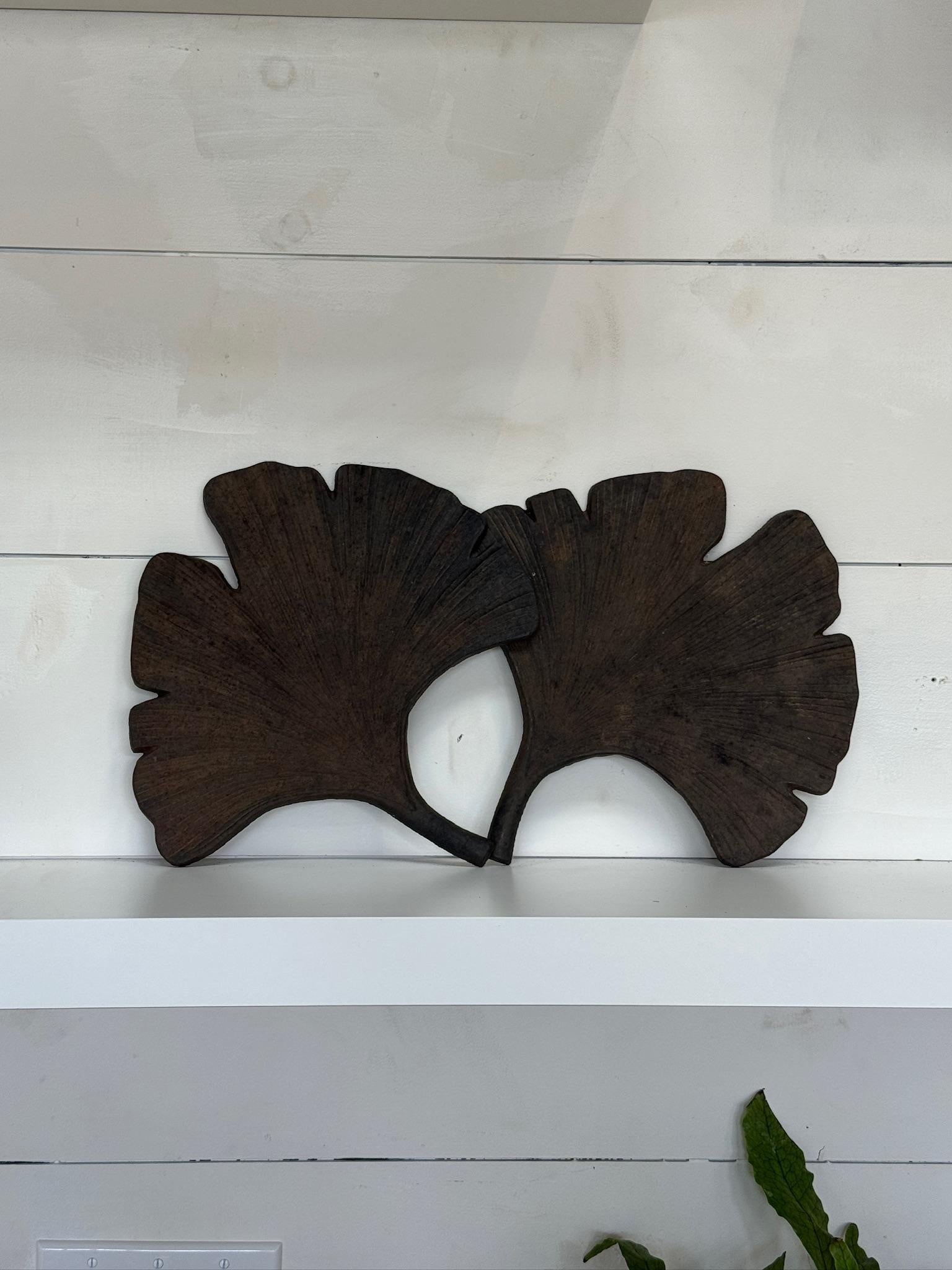 Paar handgeschnittene Palmenblätter aus Metall - Dekorativer patinierter Stahl Botanisch im Angebot 3