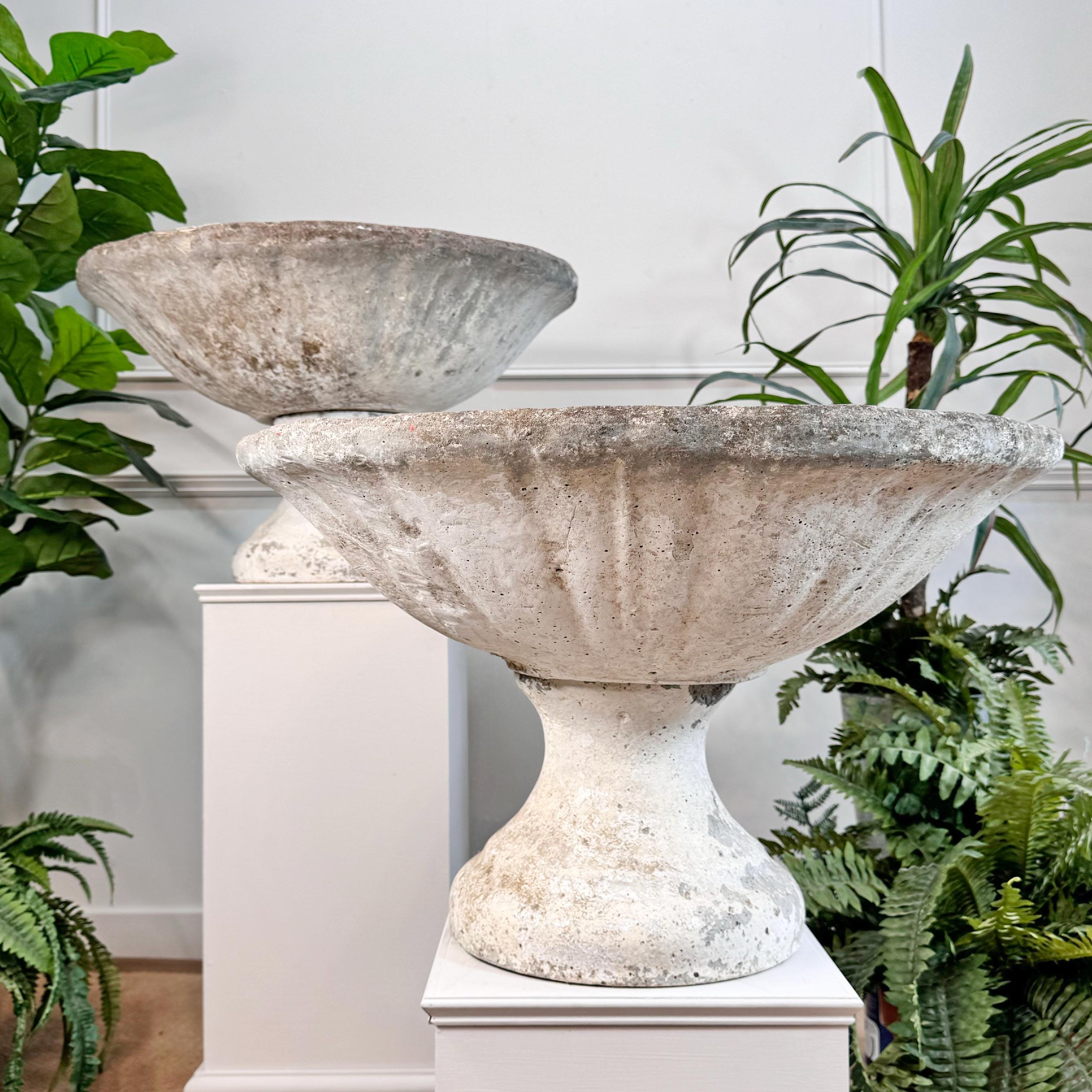 Paar handgefertigte französische Gartenbrunnen aus dem frühen 20. (Französisch) im Angebot