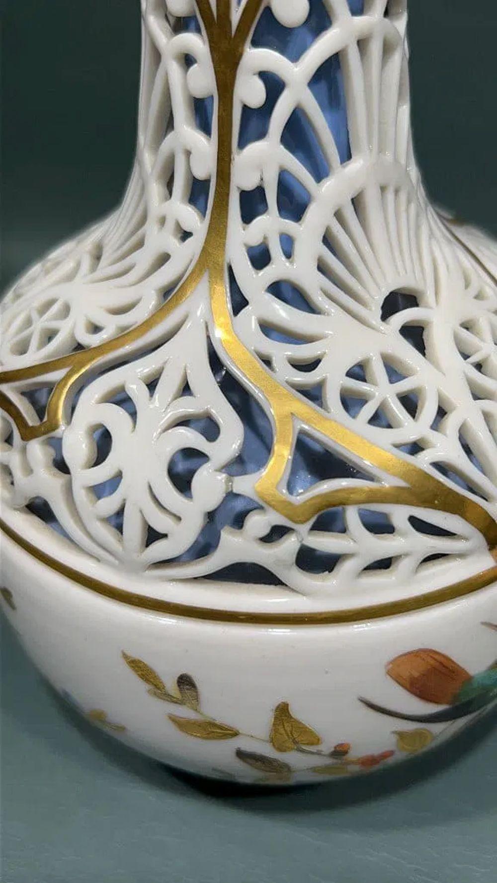 Paar handbemalte Royal Crown Derby Vasen, CIRCA 1880 im Zustand „Gut“ im Angebot in Houston, TX