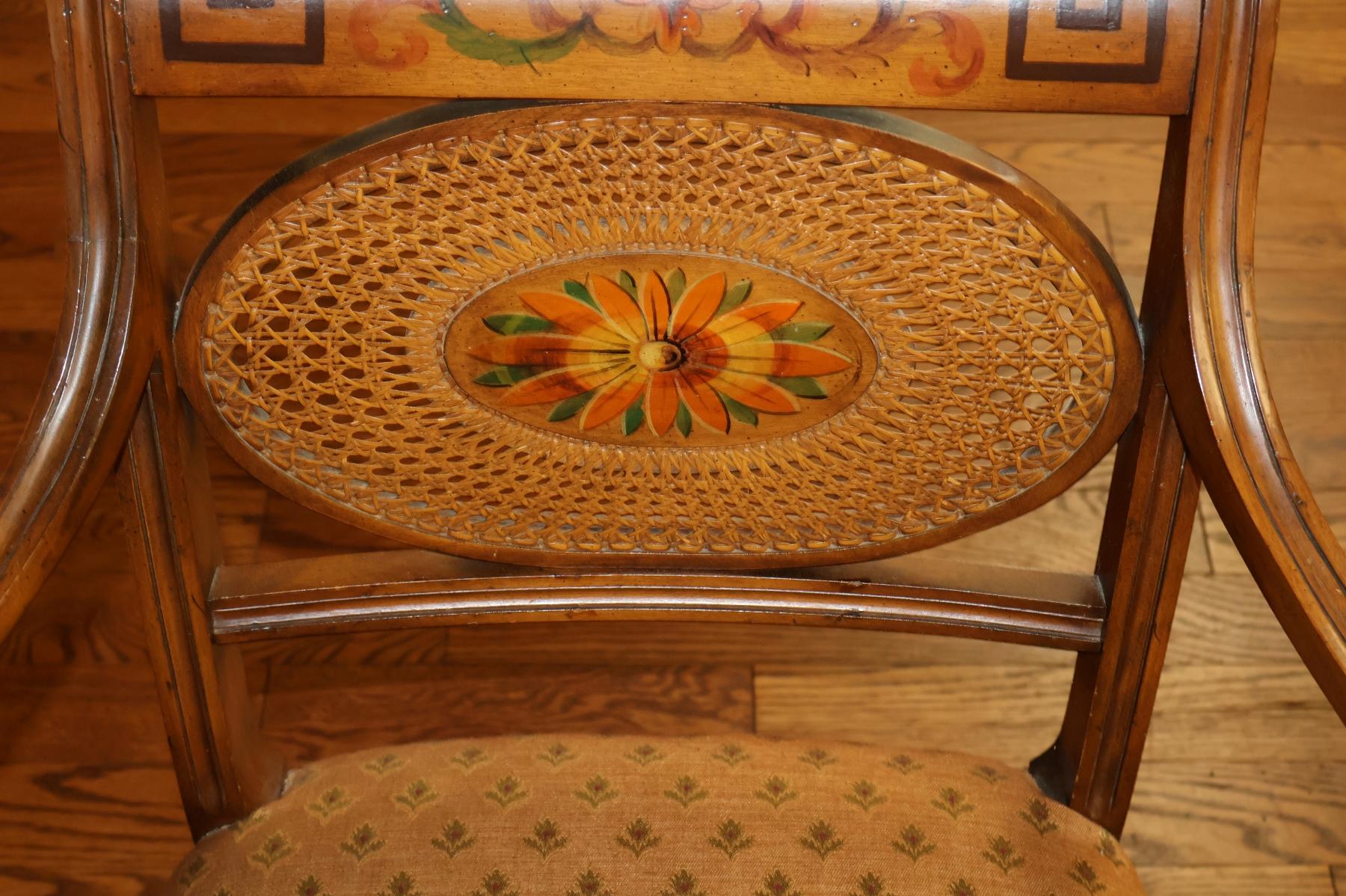 Paire de chaises à accoudoirs en faux bambou de style Adams peintes à la main en vente 1