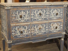 Paire de commodes de style Directoire peintes à la main en bleu et blanc