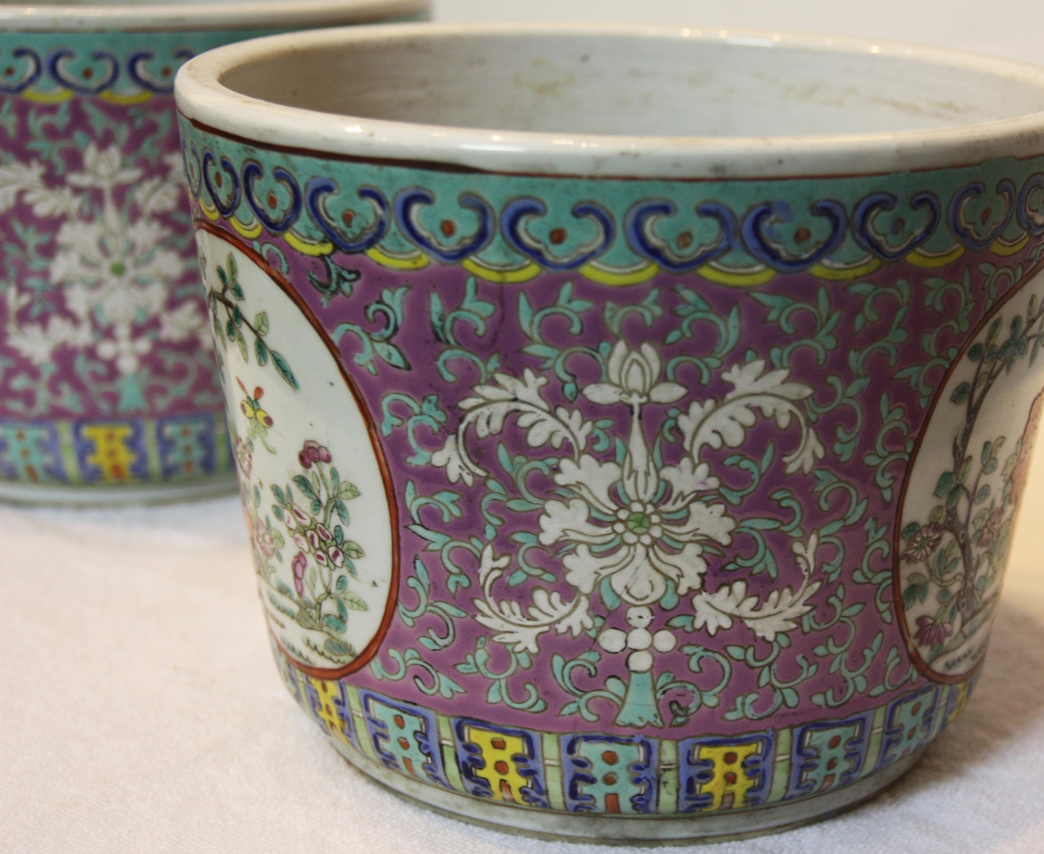 Asian Pair of Hand-Painted Cachepot Jardinieres with Intricate Design For Sale