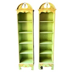 Paire d'étagères chinoises peintes à la main